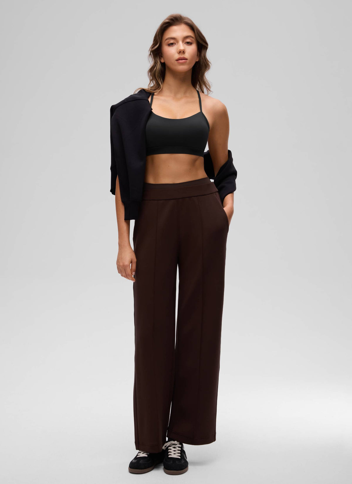 CRZ YOGA Naisten kevyen tuen Butterluxe-urheiluliivit joogaan, Y-selkämys, Black @model_info:Kriss
