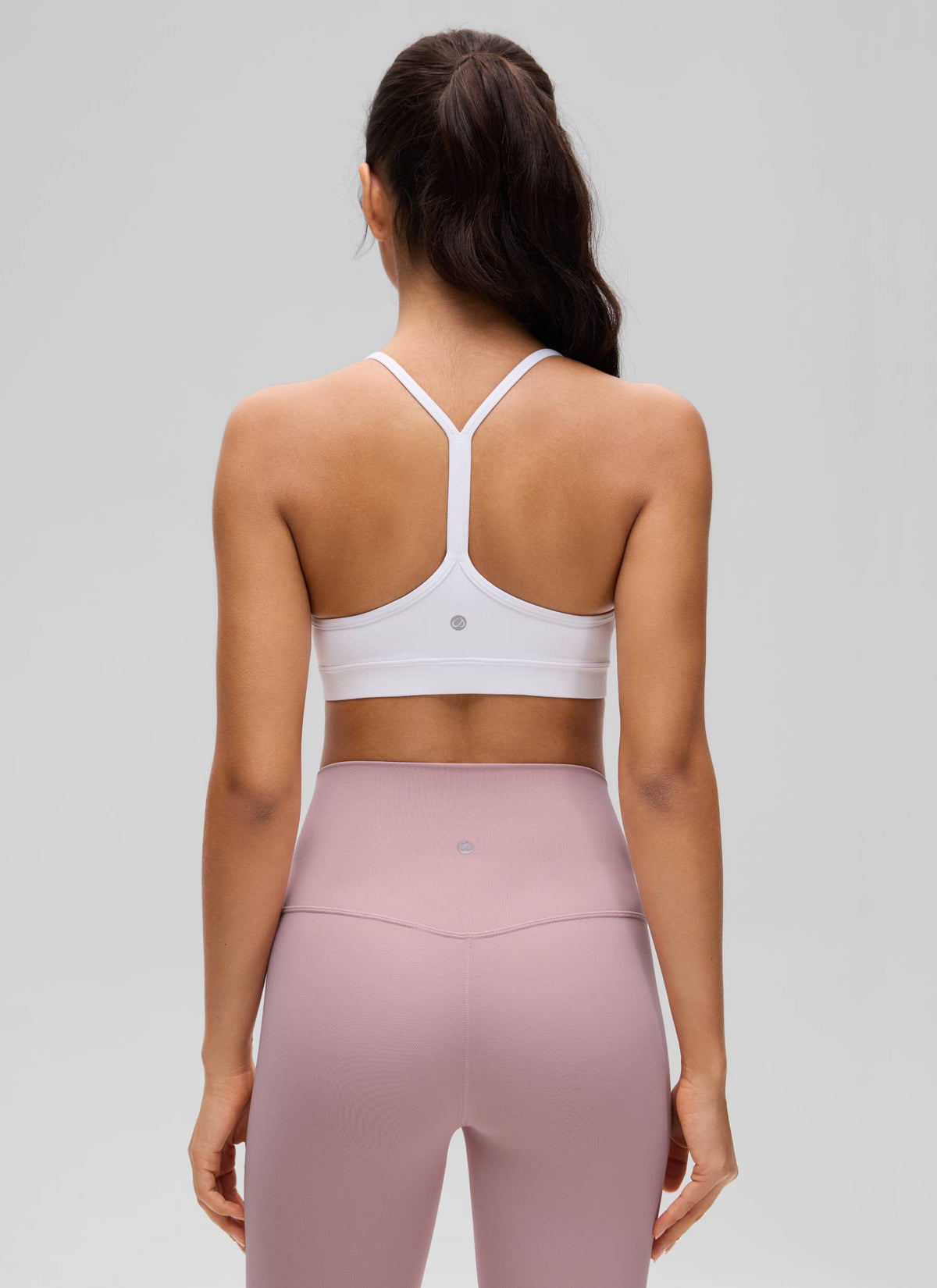 CRZ YOGA Naisten kevyen tuen Butterluxe-urheiluliivit joogaan, Y-selkämys, White @model_info:Liss