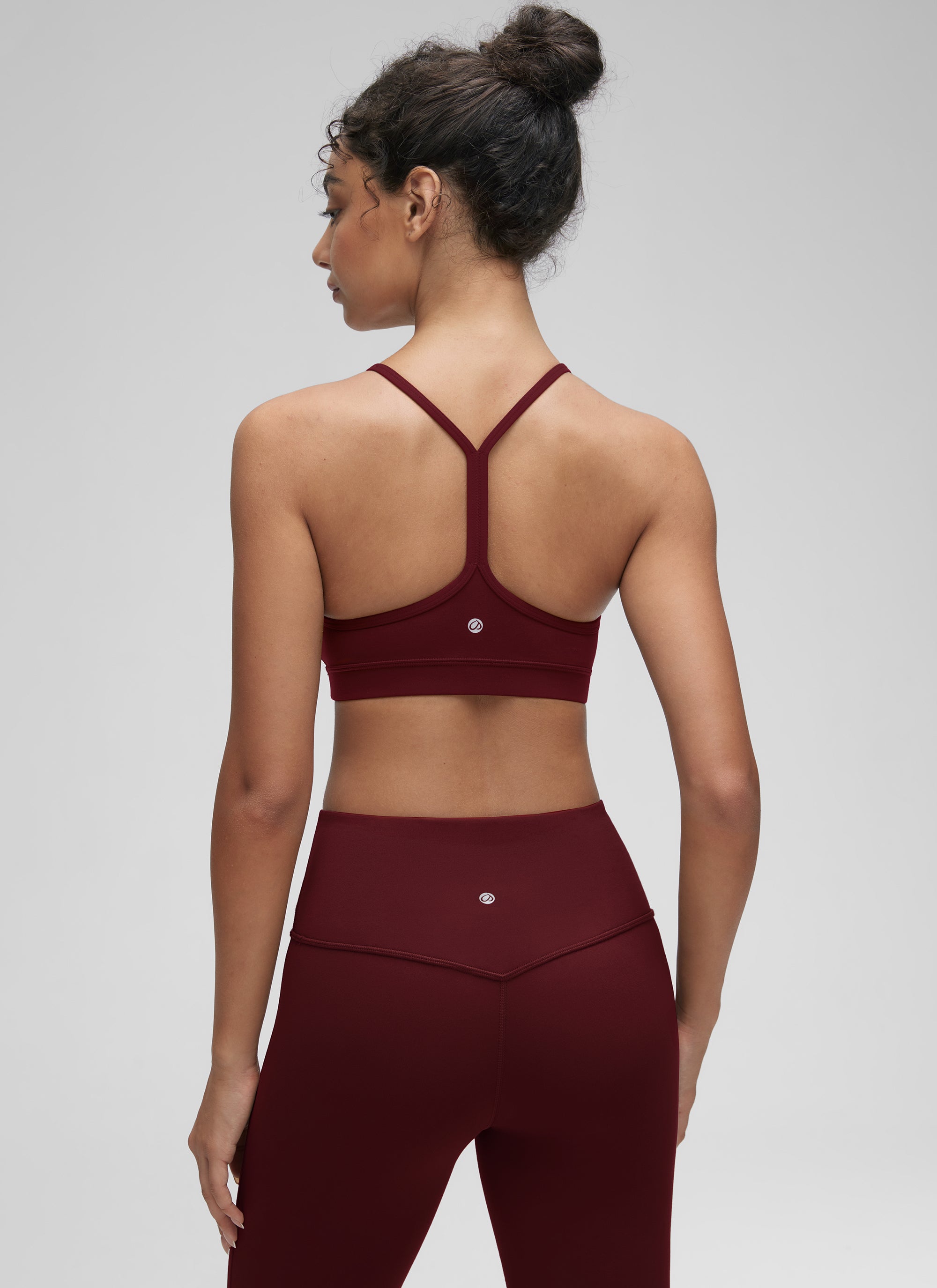 CRZ YOGA Naisten kevyen tuen Butterluxe-urheiluliivit Y-selkäosalla, punainen merlot