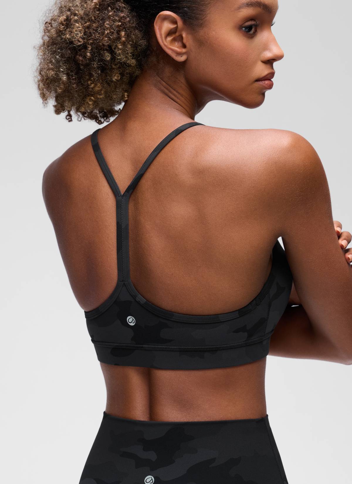 CRZ YOGA Reggiseno sportivo da donna Yoga Sostegno leggero Butterluxe con schiena a Y Mimetico grigio scuro 2