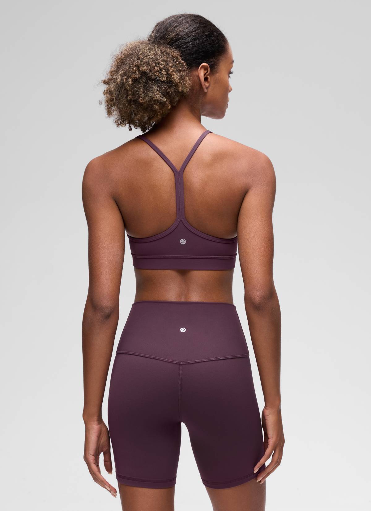 Дамски спортен сутиен за йога с лека поддръжка CRZ YOGA Butterluxe с Y-образен гръб в цвят гроздов магарешки бодил