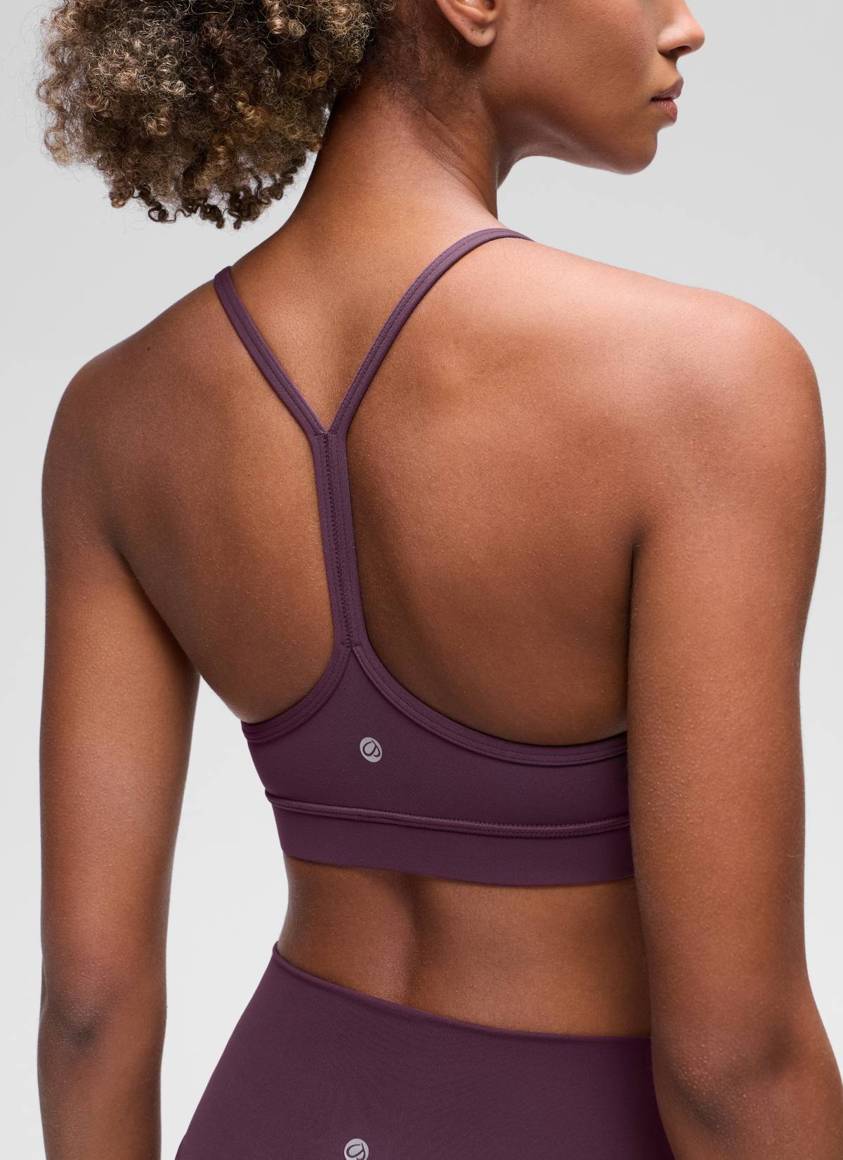 Дамски спортен сутиен за йога с лека поддръжка CRZ YOGA Butterluxe с Y-образен гръб в цвят гроздов магарешки бодил