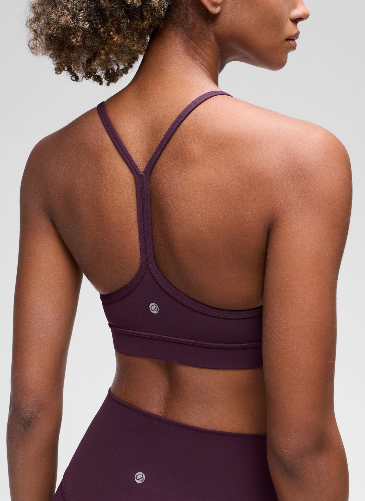 CRZ YOGA Naisten kevyen tuen Butterluxe-urheiluliivit joogaan, Y-selkämys, Deep Purple @model_info:Patrica