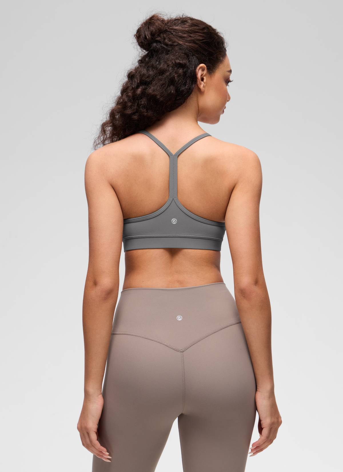 CRZ YOGA Naisten kevyen tuen Butterluxe-urheiluliivit Y-selkäosalla, tuhkankarma