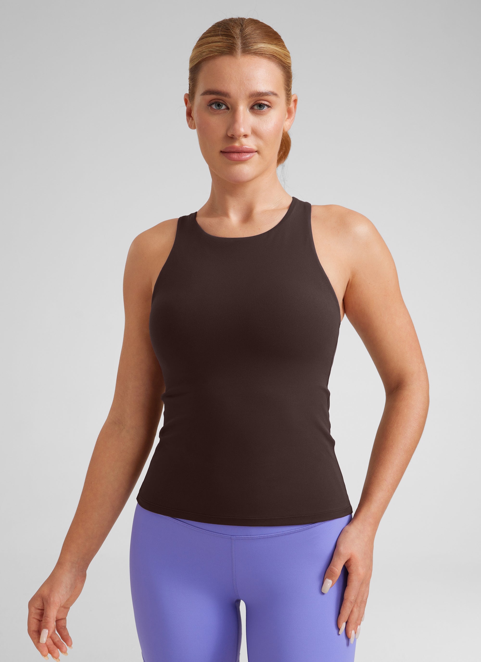Camiseta de tirantes deportiva de cuello alto con sujetador incorporado Butterluxe para mujer CRZ YOGA Marrón chocolate
