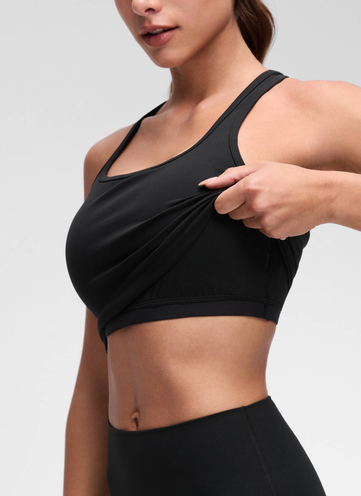 CRZ YOGA Women's Yoga Low support Butterluxe Scoop Neck Bra Y-Back Black @model_info:Maria