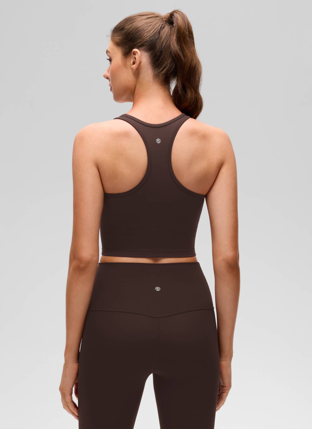 CRZ YOGA moteriška joga žemo palaikymo Butterluxe liemenėlė gilia apvalia iškirpte, Y formos nugara, „Hot Fudge Brown“