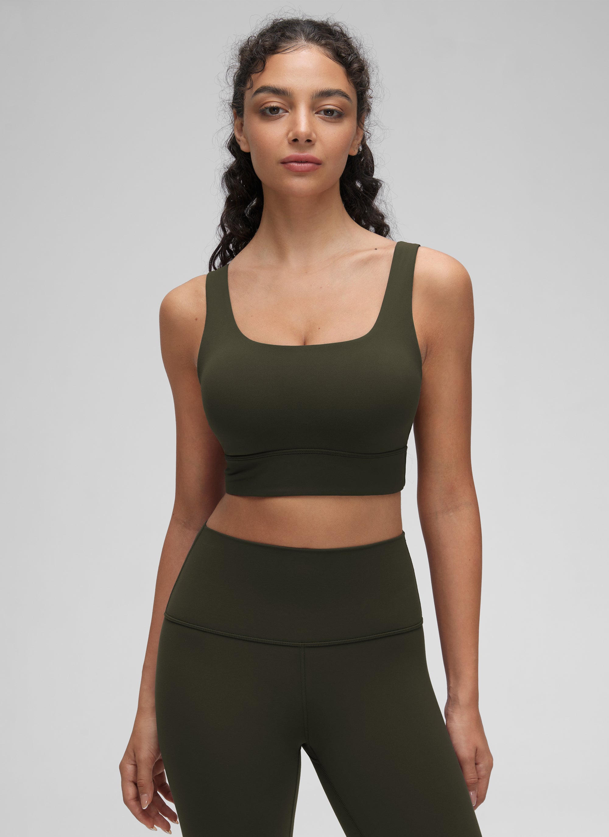 CRZ YOGA Dames Yoga Sportbeha met lichte ondersteuning Butterluxe U-rug Longline Olijfgroen