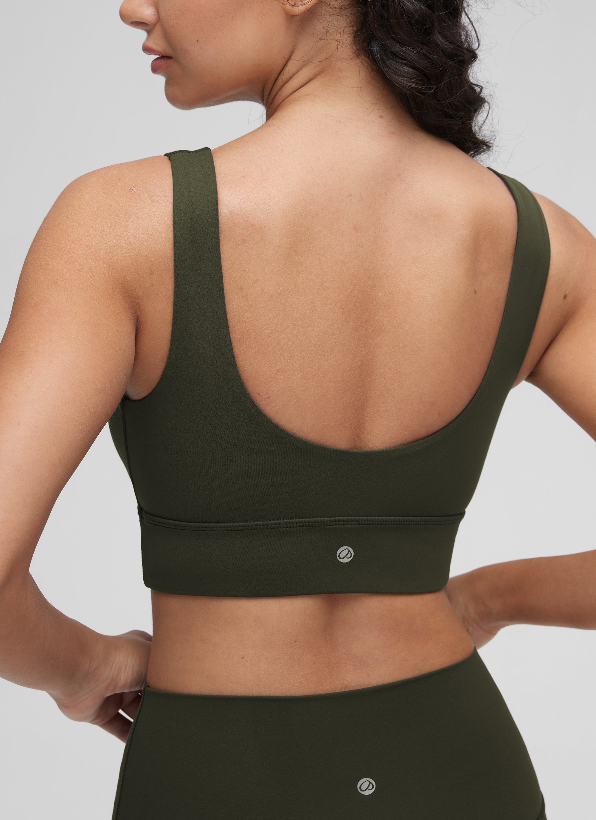 CRZ YOGA Dames Yoga Sportbeha met lichte ondersteuning Butterluxe U-rug Longline Olijfgroen