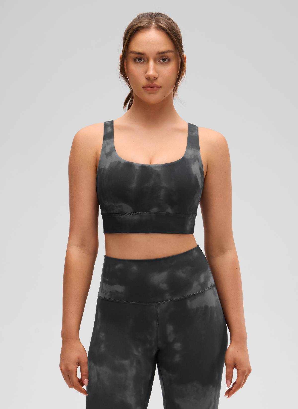CRZ YOGA Dames Yoga Lage ondersteuning Butterluxe Sport-BH U-rug Longline Grey Tie Dye Flowers