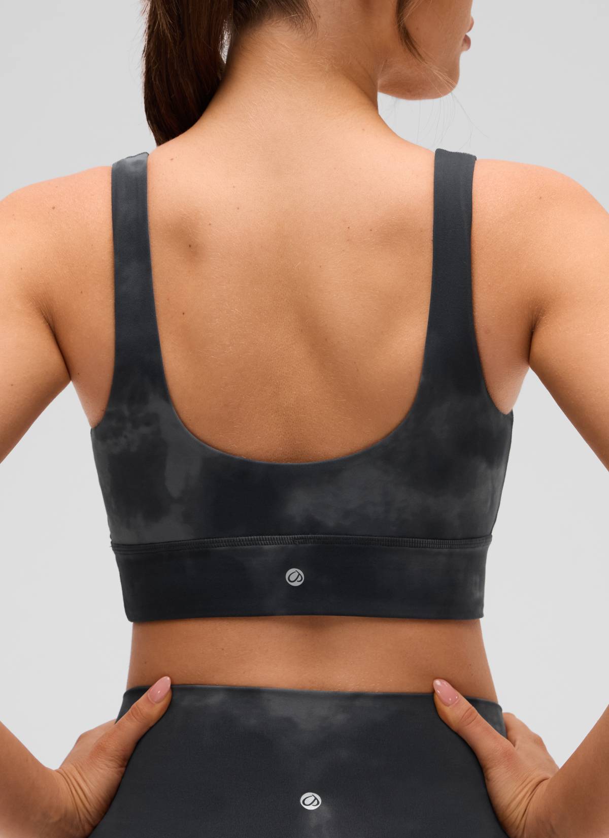 CRZ YOGA Dames Yoga Lage ondersteuning Butterluxe Sport-BH U-rug Longline Grey Tie Dye Flowers