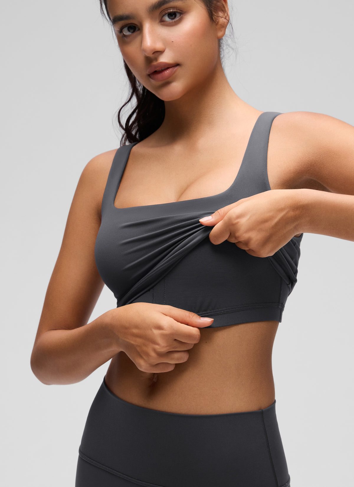 CRZ YOGA Naisten jooga-urheiluliivit kevyellä tuella Butterluxe Longline neliskulmaisella pääntiellä Mysterious Grey @model_info:Liss
