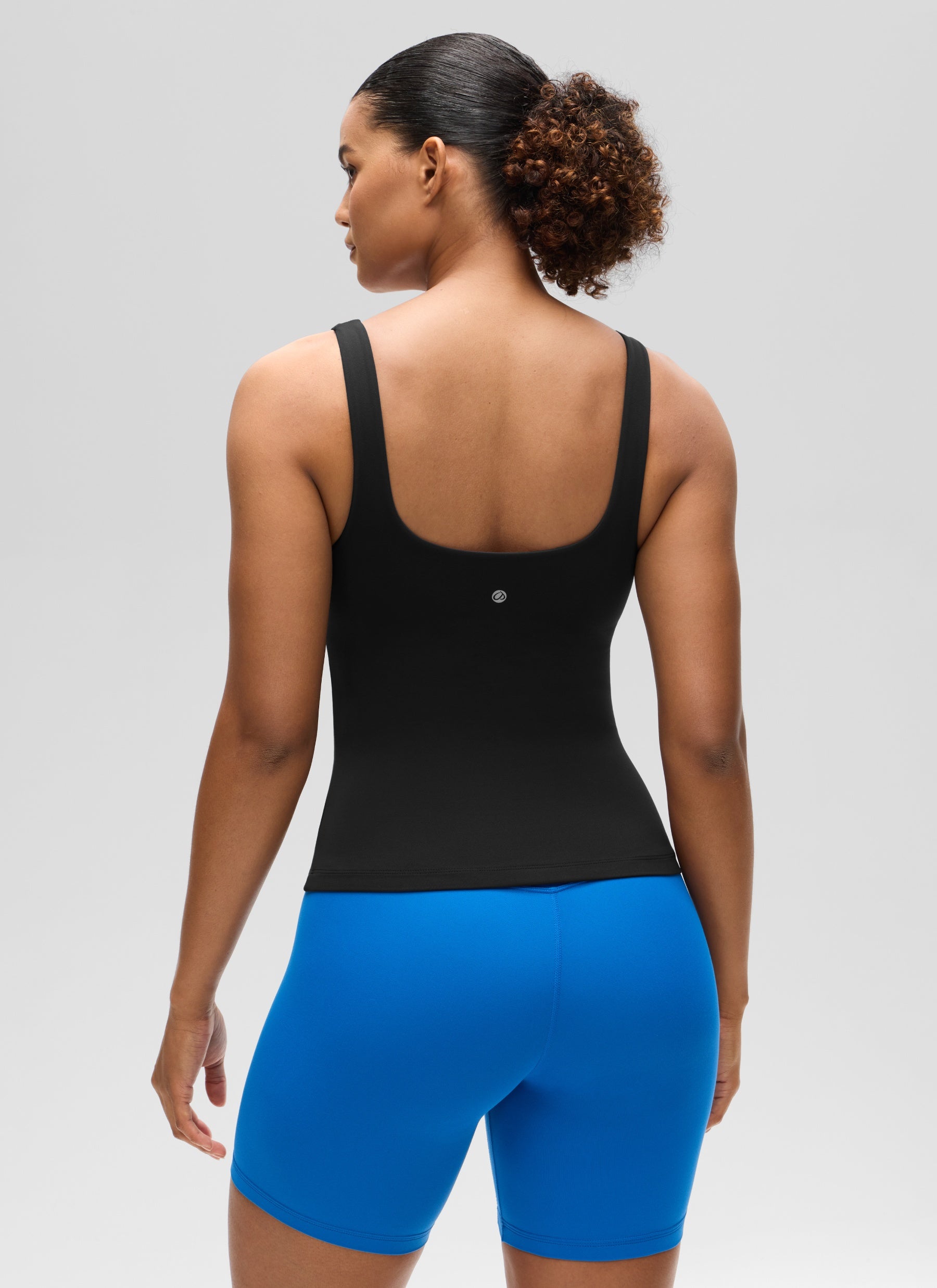 Top SlimFit da donna CRZ YOGA Butterluxe con reggiseno integrato e scollo a U Black