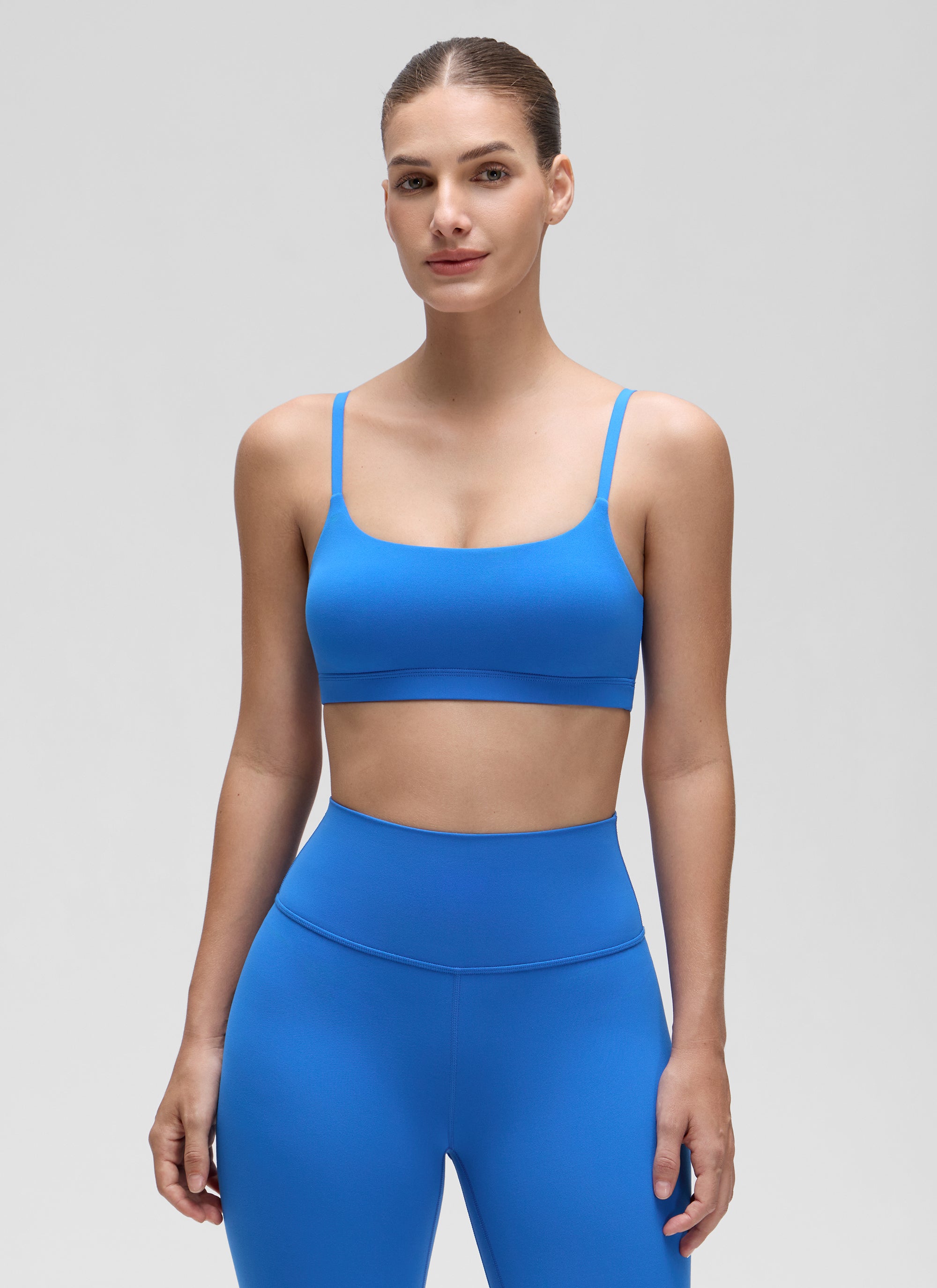 CRZ YOGA Reggiseno con scollo rotondo e spalline sottili regolabili Butterluxe da donna Blu Brillante