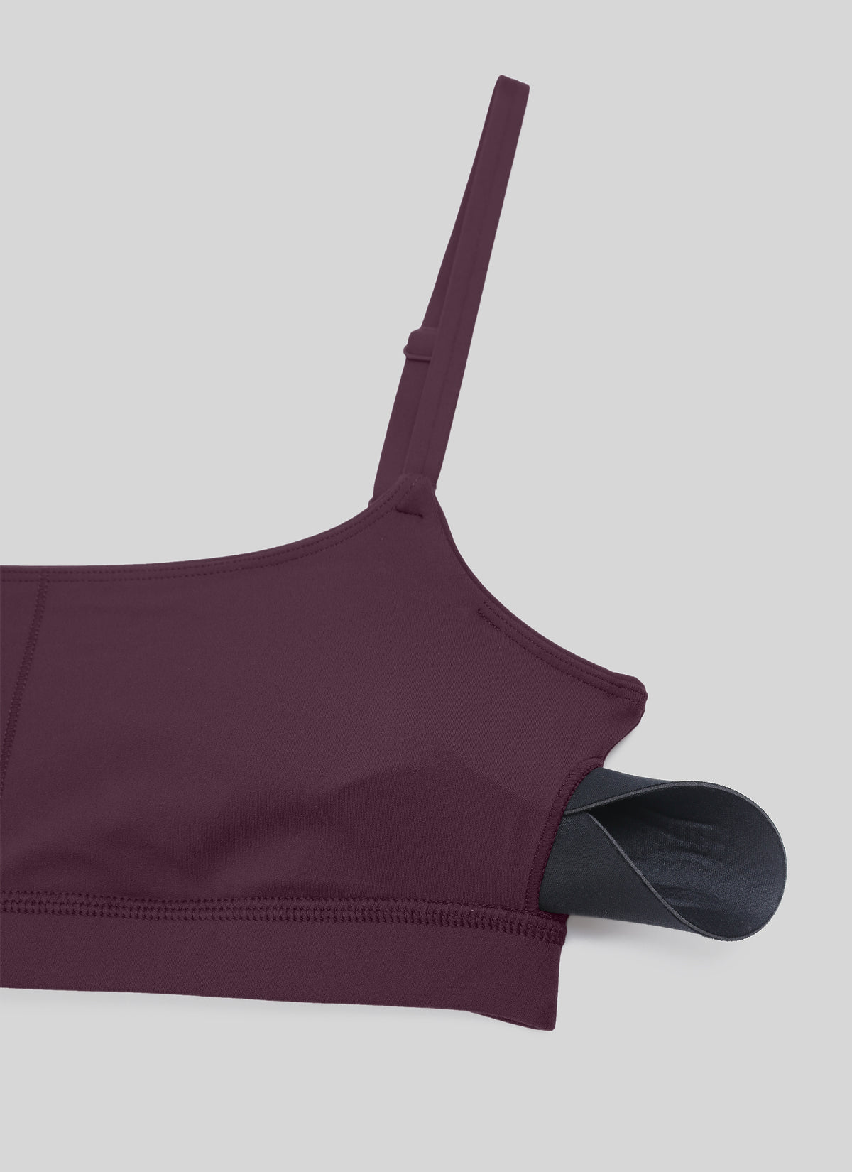 Sujetador deportivo con cuello redondo y tirantes de espagueti ajustables Butterluxe para mujer CRZ YOGA en púrpura oscuro