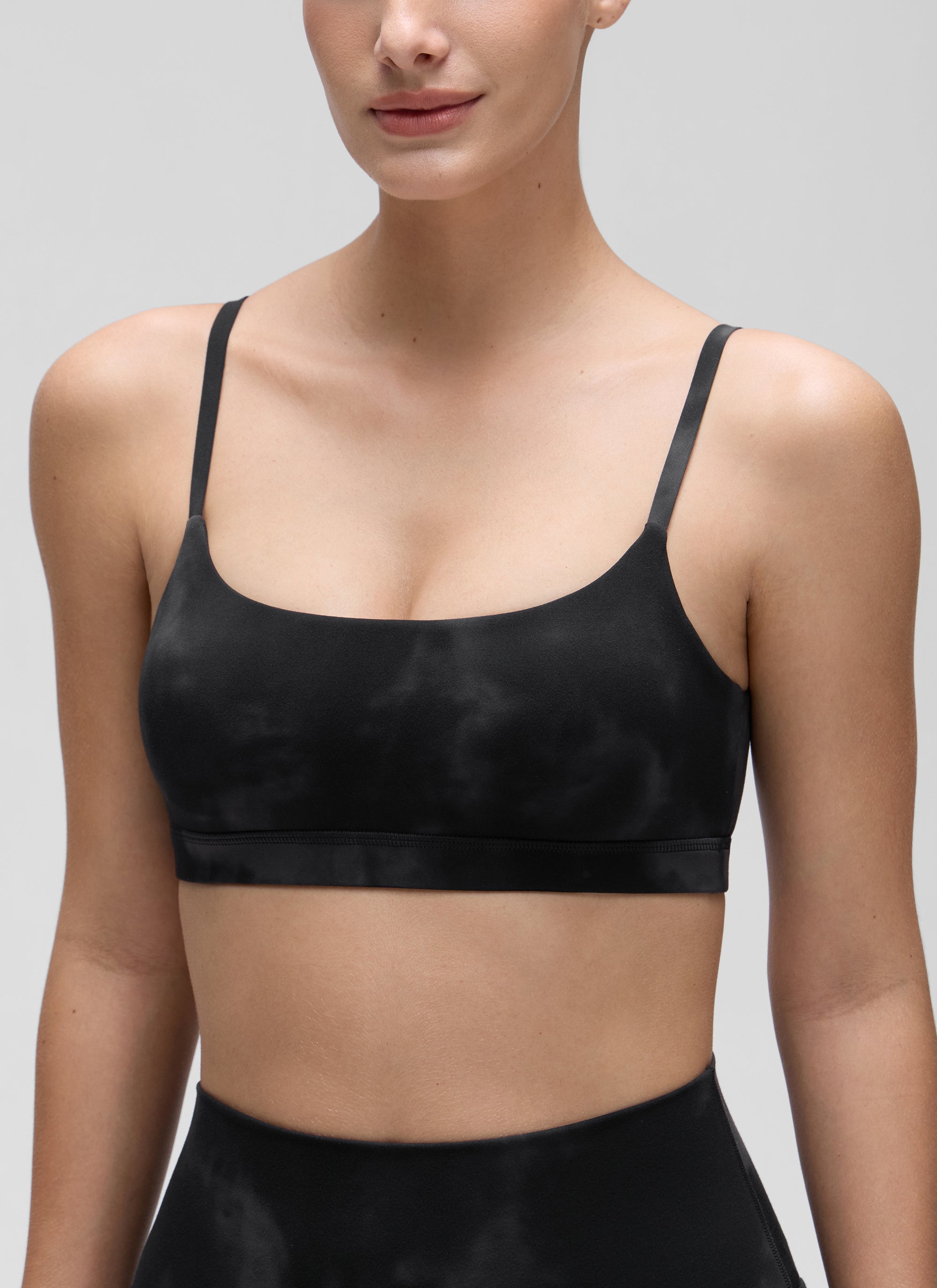 CRZ YOGA Womens Butterluxe Adjustable Spaghetti Strap Scoop Neck Bra Black Tie Dye Flowers @model_info:Jaynne