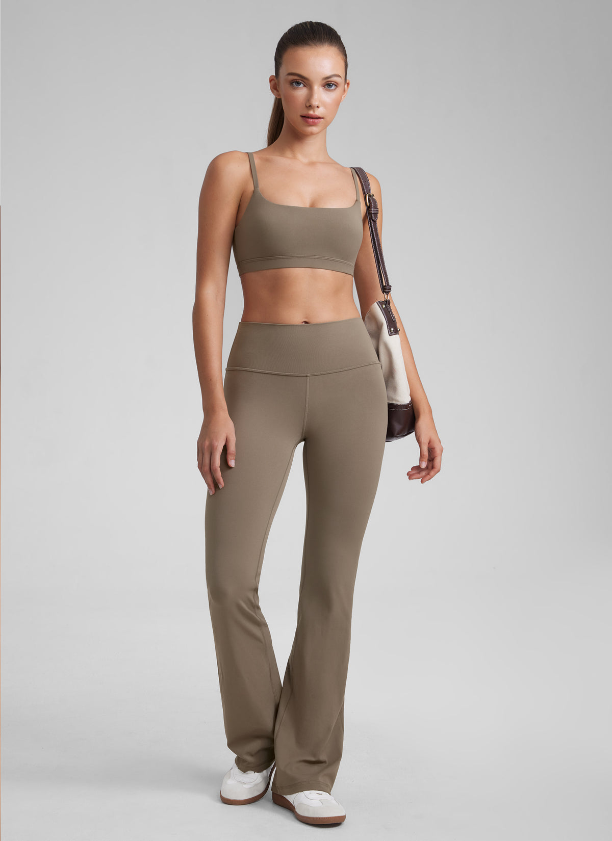 CRZ YOGA Sujetador de tirantes finos ajustables con cuello redondo Butterluxe para mujer Gris Nomad @model_info:K