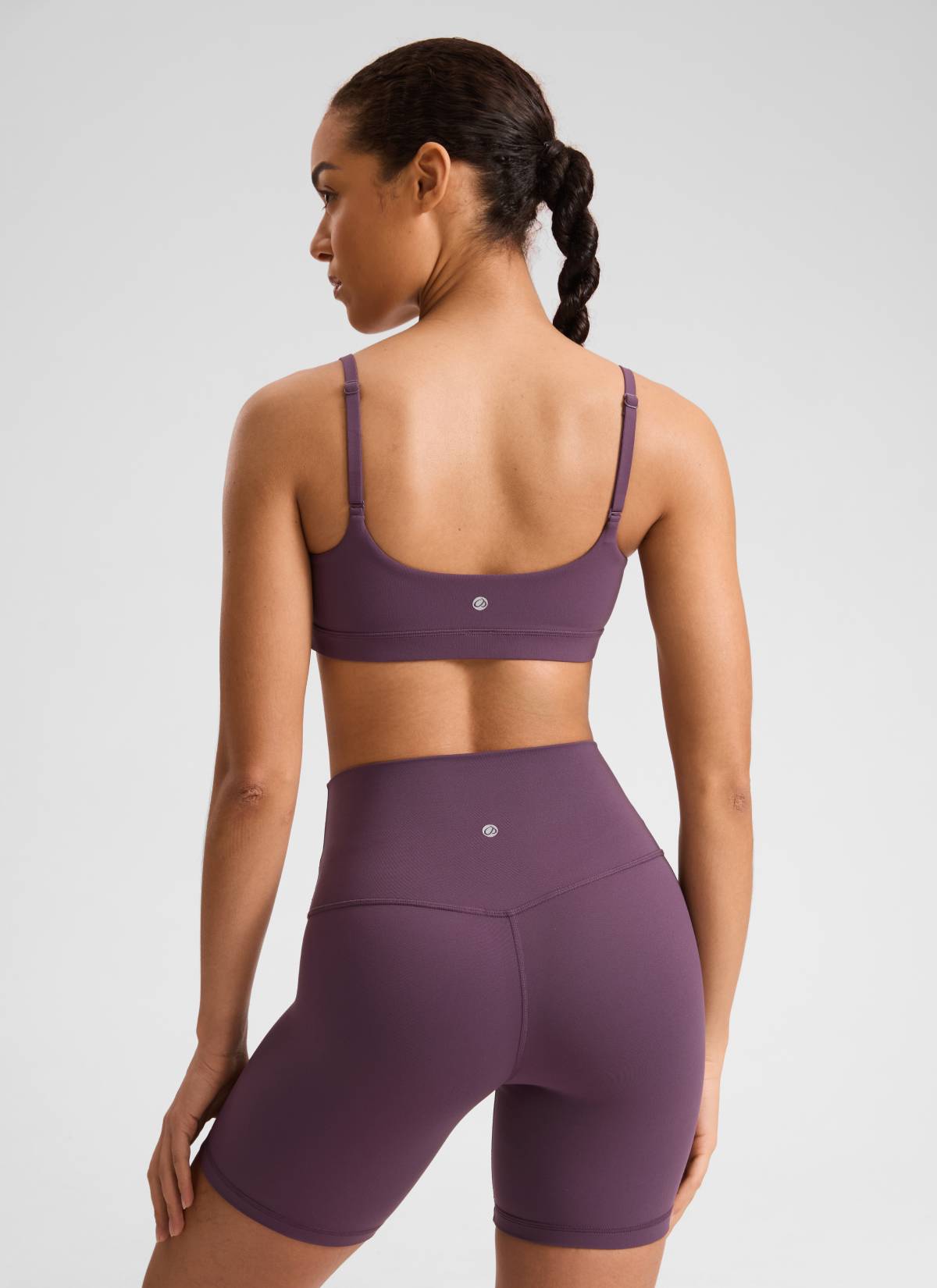 CRZ YOGA Sujetador de tirantes finos ajustables con cuello redondo Butterluxe para mujer Morado Cardo de Uva @model_info:F