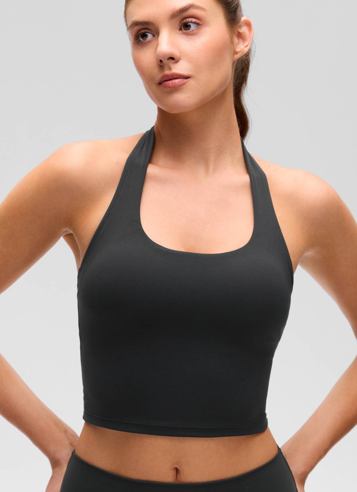 CRZ YOGA Sujetador deportivo largo estilo halter Butterluxe con parte superior corta para mujer, negro