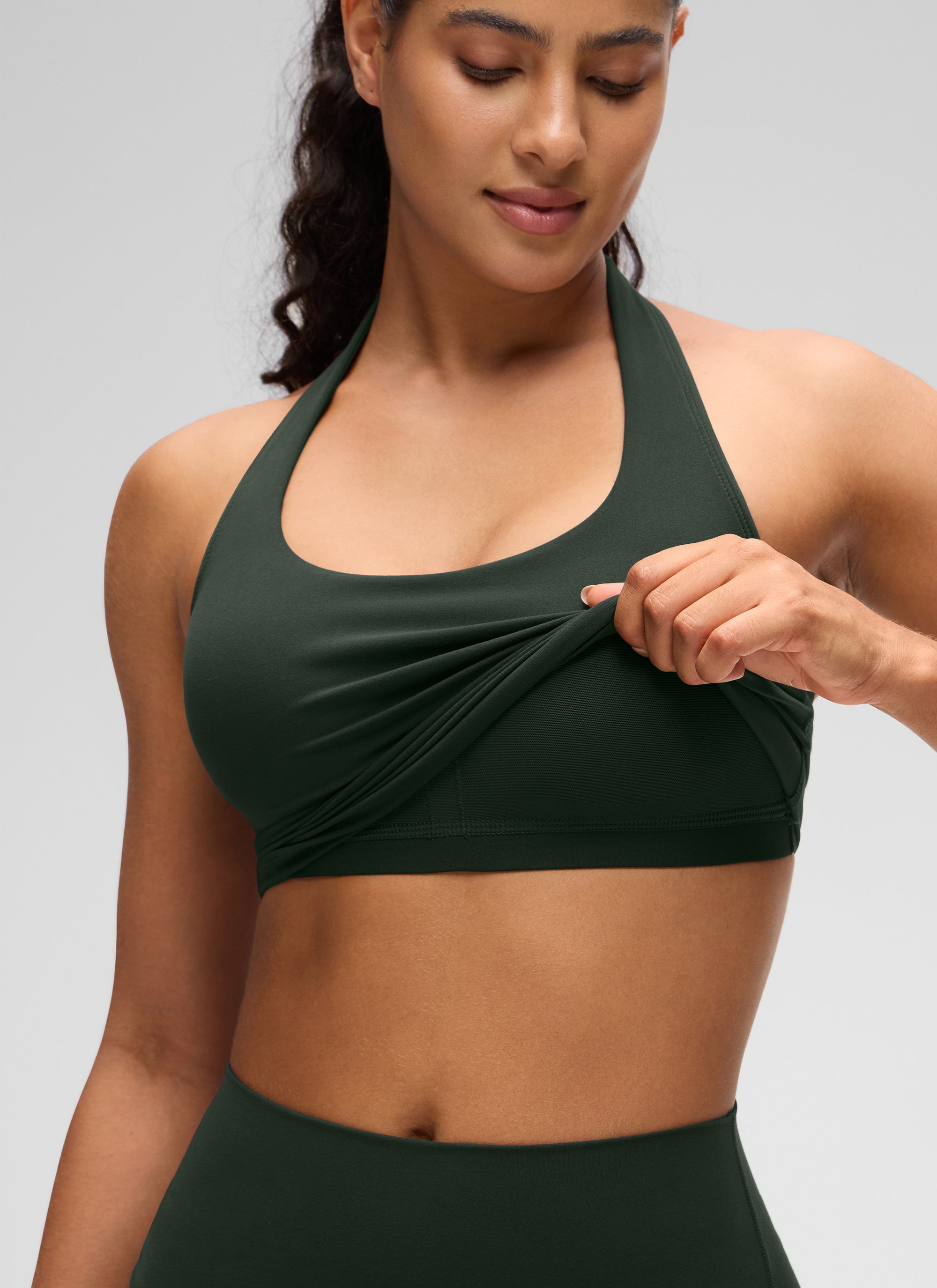 CRZ YOGA Sujetador deportivo largo estilo halter Butterluxe con parte superior corta para mujer, verde leyenda