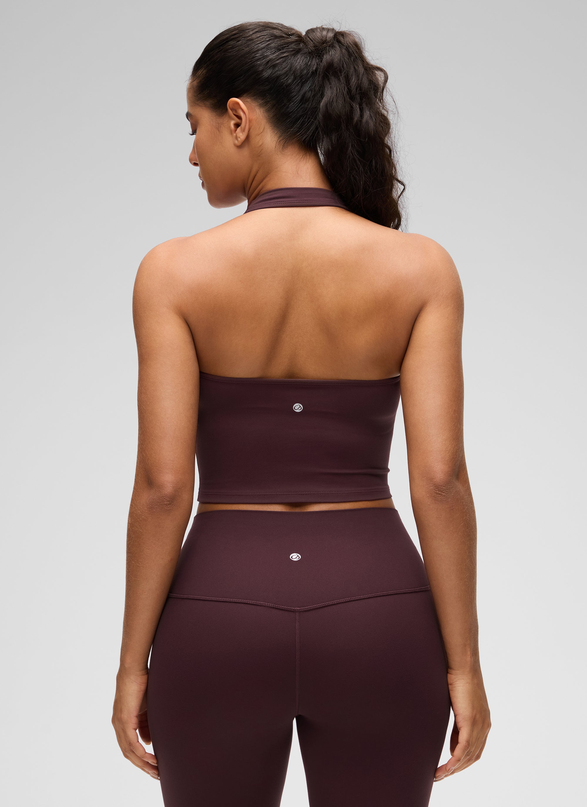 CRZ YOGA Sujetador deportivo largo estilo halter Butterluxe con parte superior corta para mujer, ciruela madura