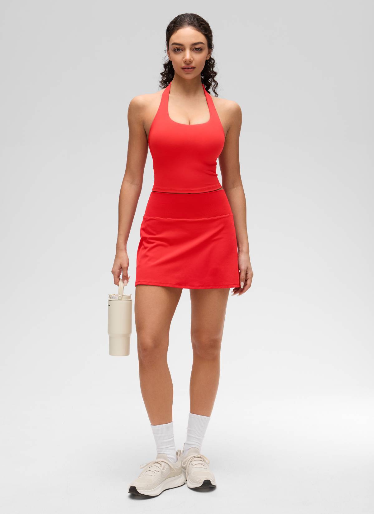 CRZ YOGA Top corto deportivo de tirantes largos tipo halter Butterluxe para mujer, rojo oscuro