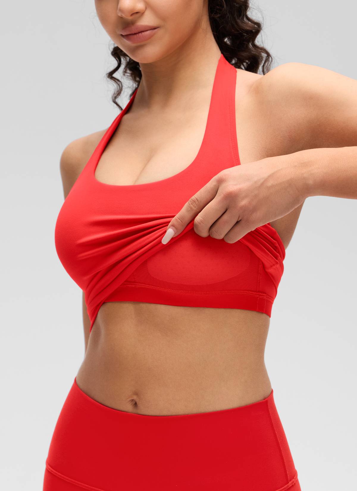 CRZ YOGA Top corto deportivo de tirantes largos tipo halter Butterluxe para mujer, rojo oscuro