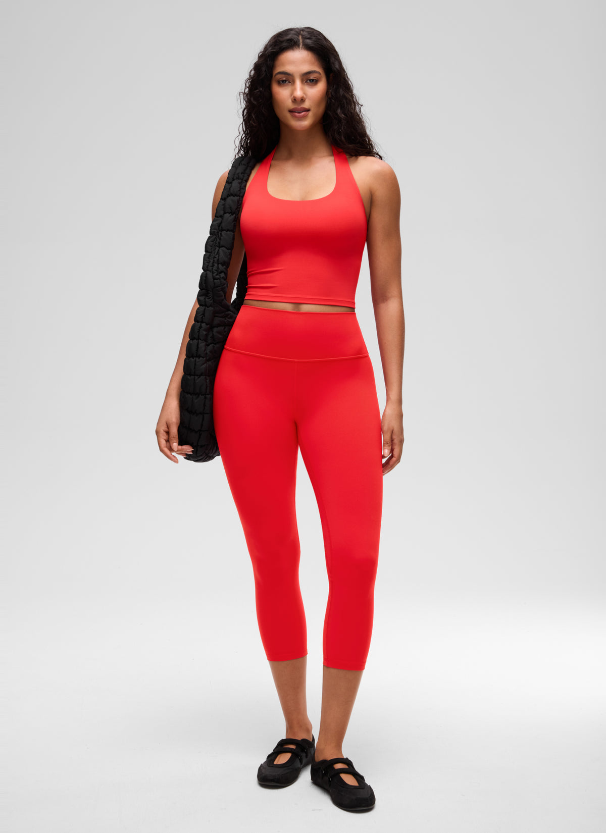 CRZ YOGA Sujetador deportivo largo Butterluxe con cuello halter y top corto para mujer, Deep Red @model_info:C