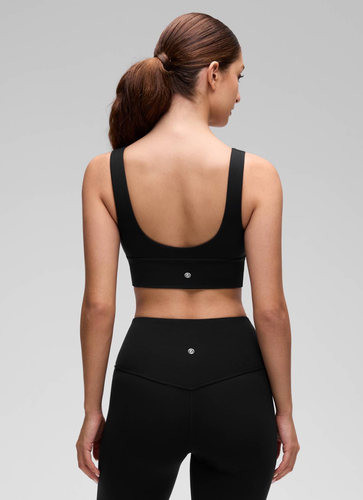 CRZ YOGA Women's Light Support Butterluxe Yoga Bra Longline U back V Neck Black @model_info:Inga