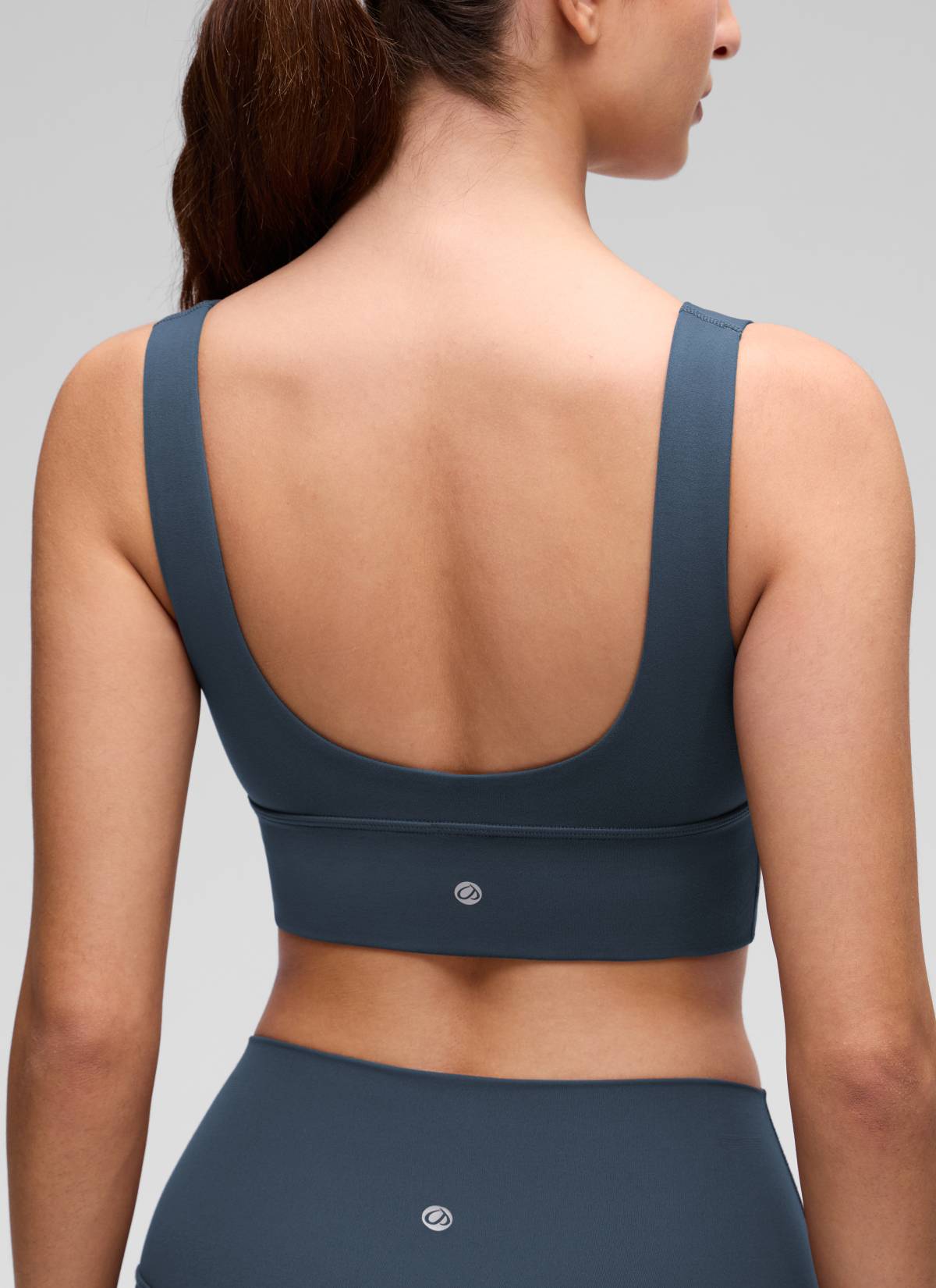 CRZ YOGA Women's Light Support Butterluxe Yoga Bra Longline U back V Neck Stelindigo @model_info:Inga