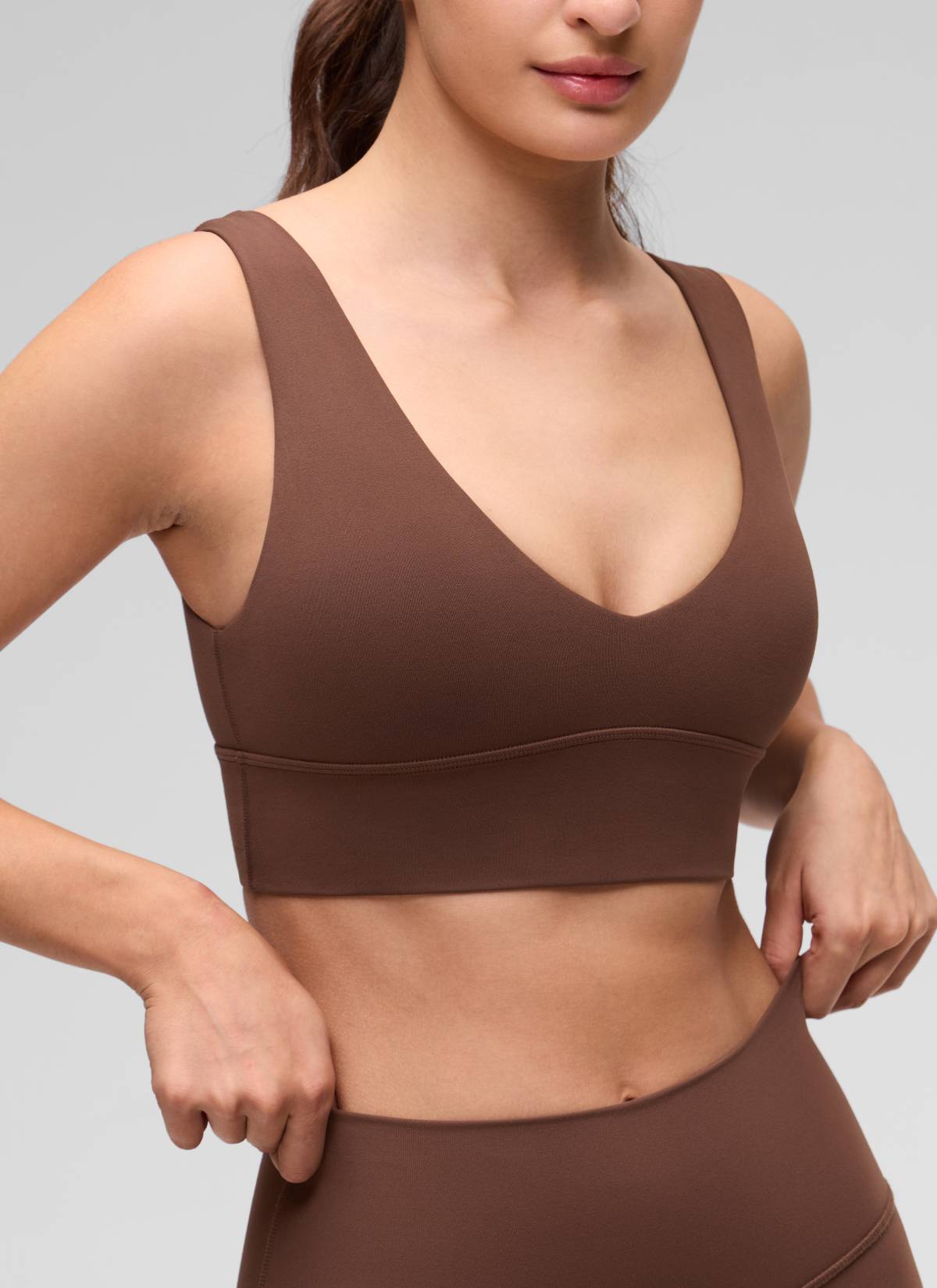 CRZ YOGA Women's Light Support Butterluxe Yoga Bra Longline U back V Neck Coffee Brown @model_info:Inga