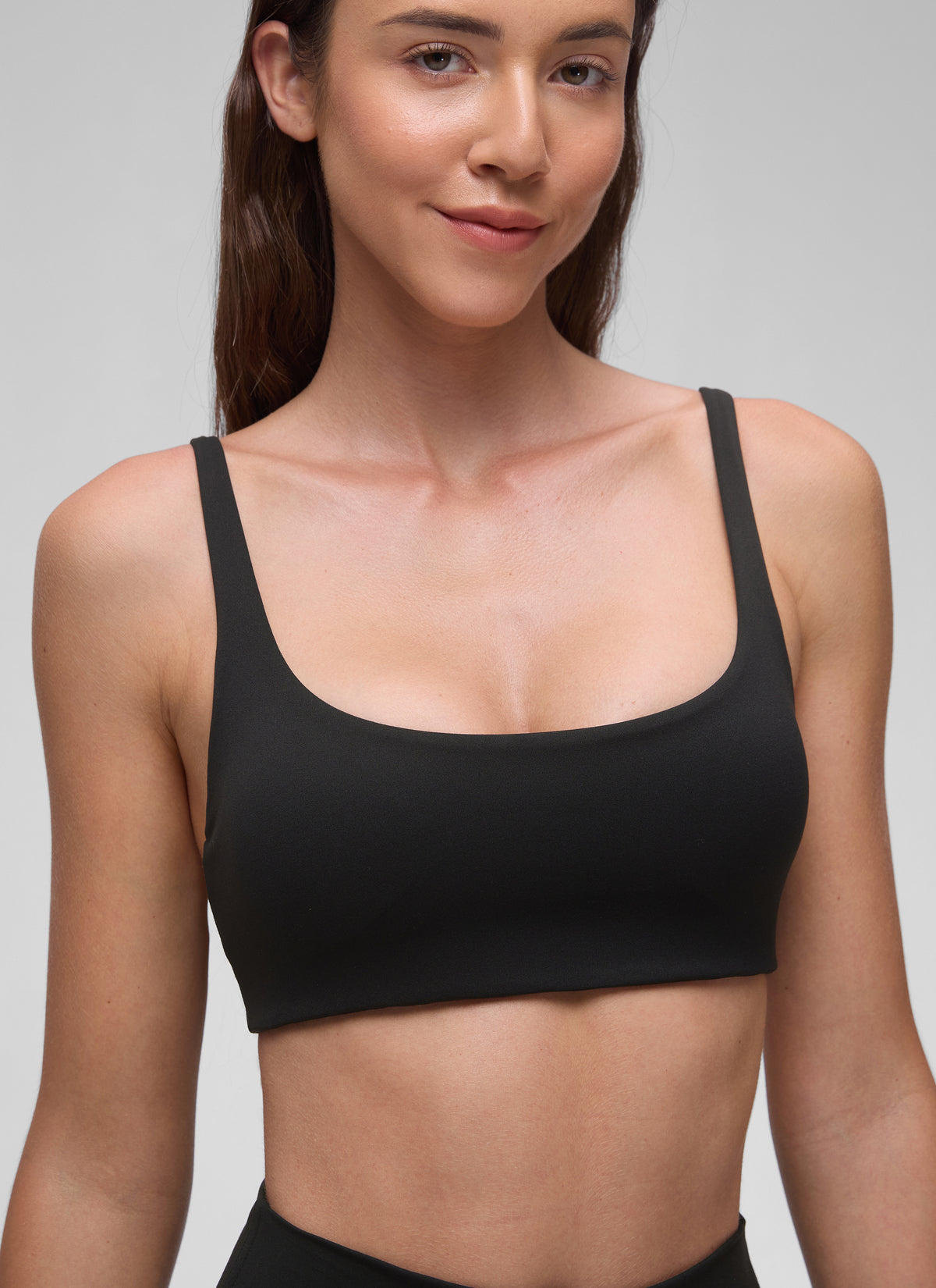 CRZ YOGA – damski stanik typu cami z wyściółką i kwadratowym dekoltem Butterluxe, kolor czarny
