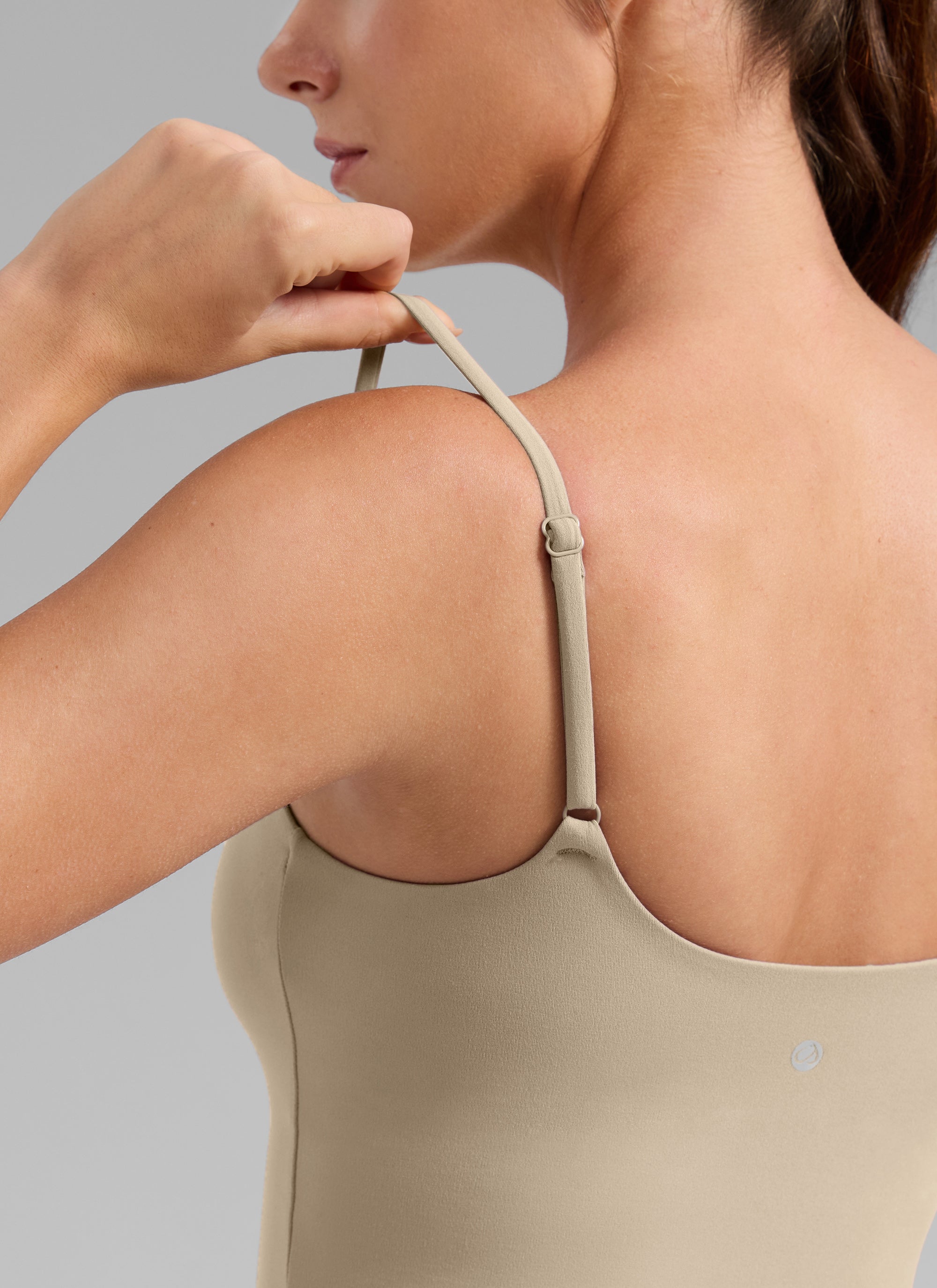 CRZ YOGA Dames Butterlift Yoga Longline sport-bh met ronde hals en U-rug, Eiken