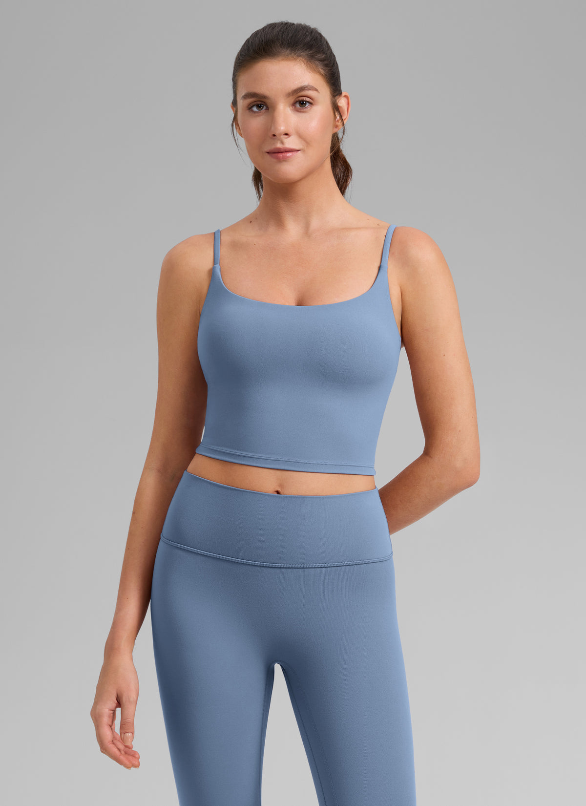 CRZ YOGA Butterlift lang sports-BH med dyp hals og U-rygg til dame, Washed Denim @model_info:Gelya