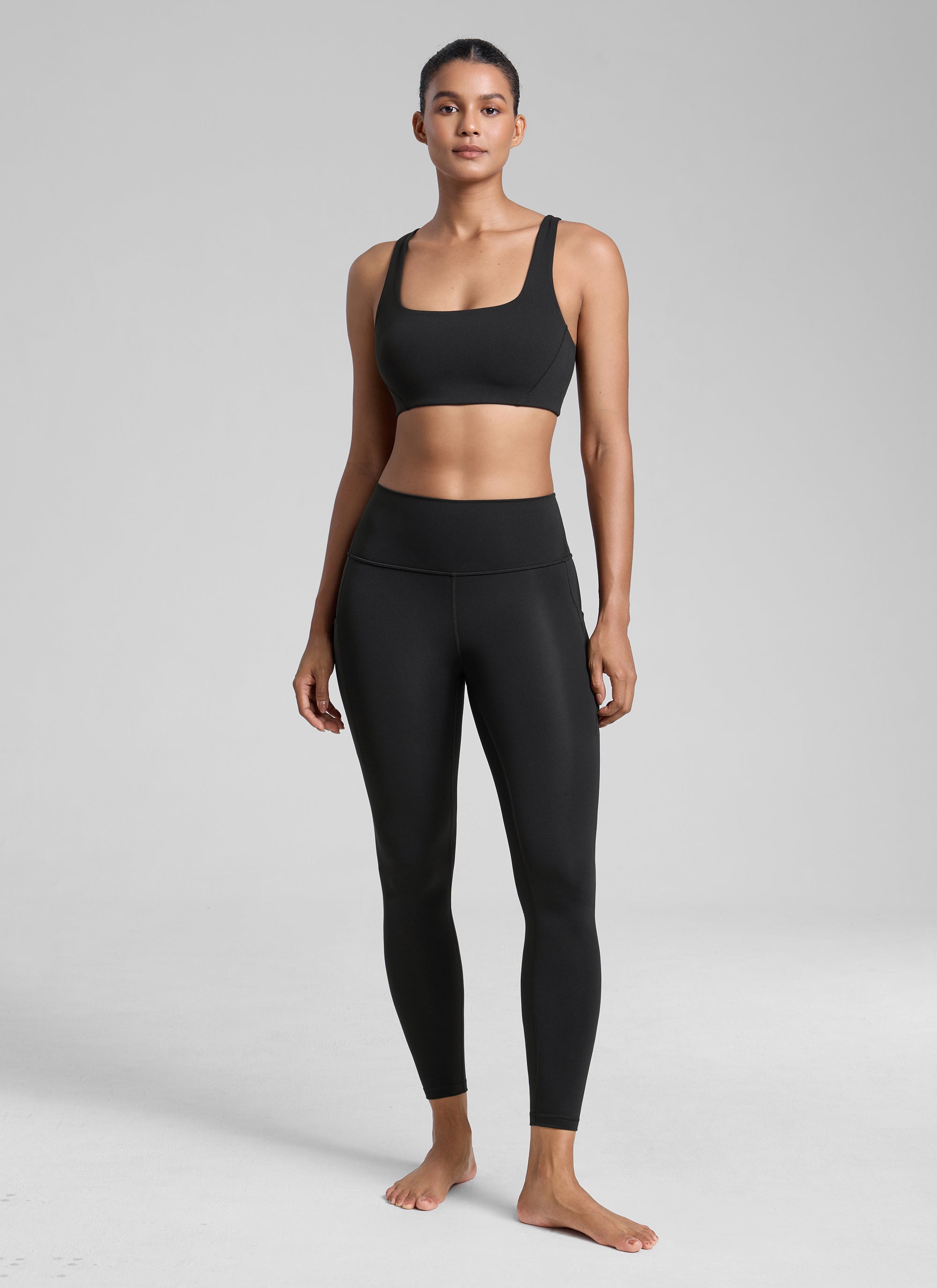 CRZ YOGA Dames Butterlift Dubbel gevoerde Yoga Sportbeha met rechte hals Zwart