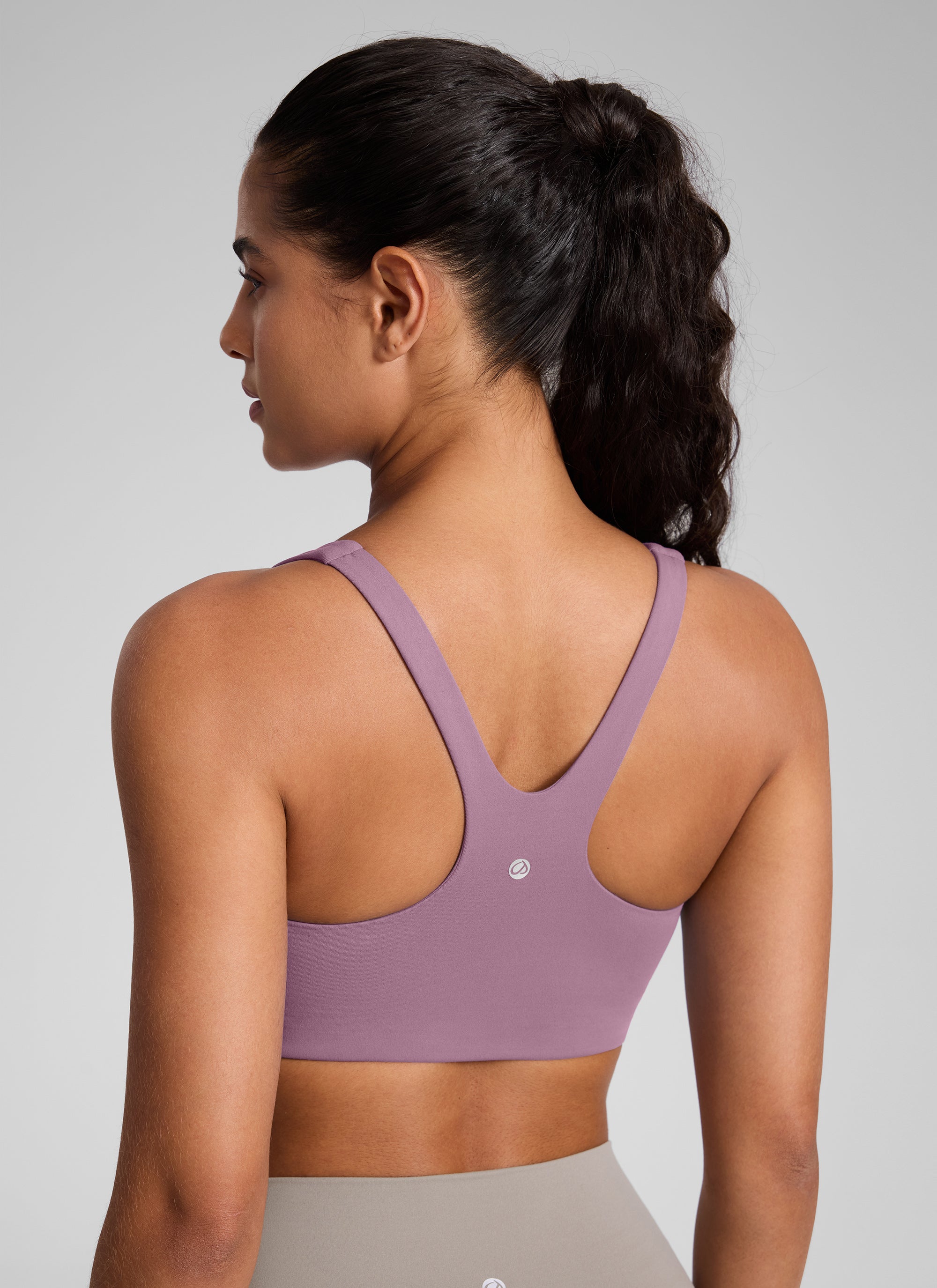 CRZ YOGA Dames Butterlift Dubbel gevoerde Yoga Sportbeha met rechte halslijn, Light Lavender