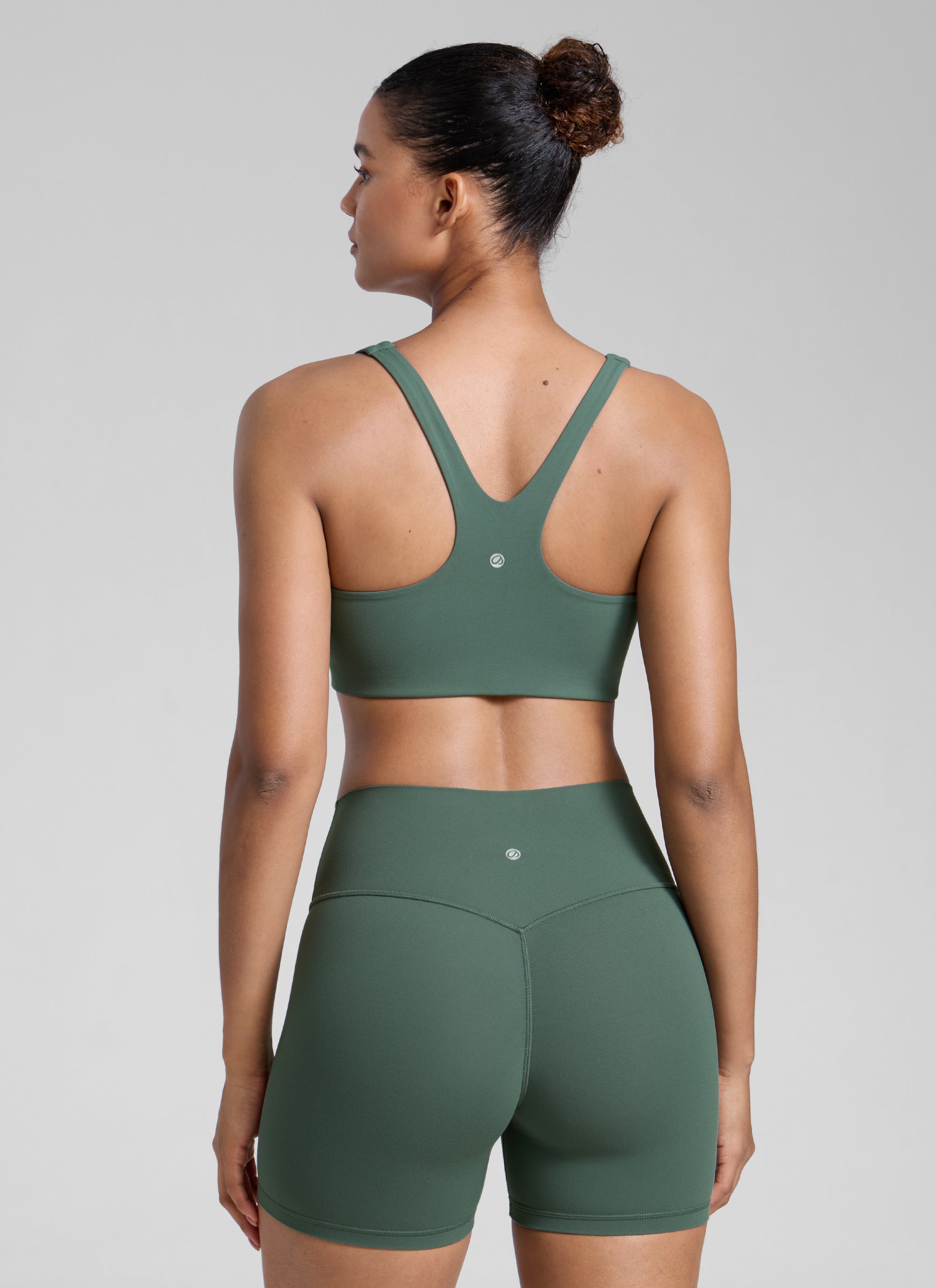 CRZ YOGA Dames Butterlift Dubbel gevoerde Yoga Sportbeha met rechte halslijn, Dark Forest Green