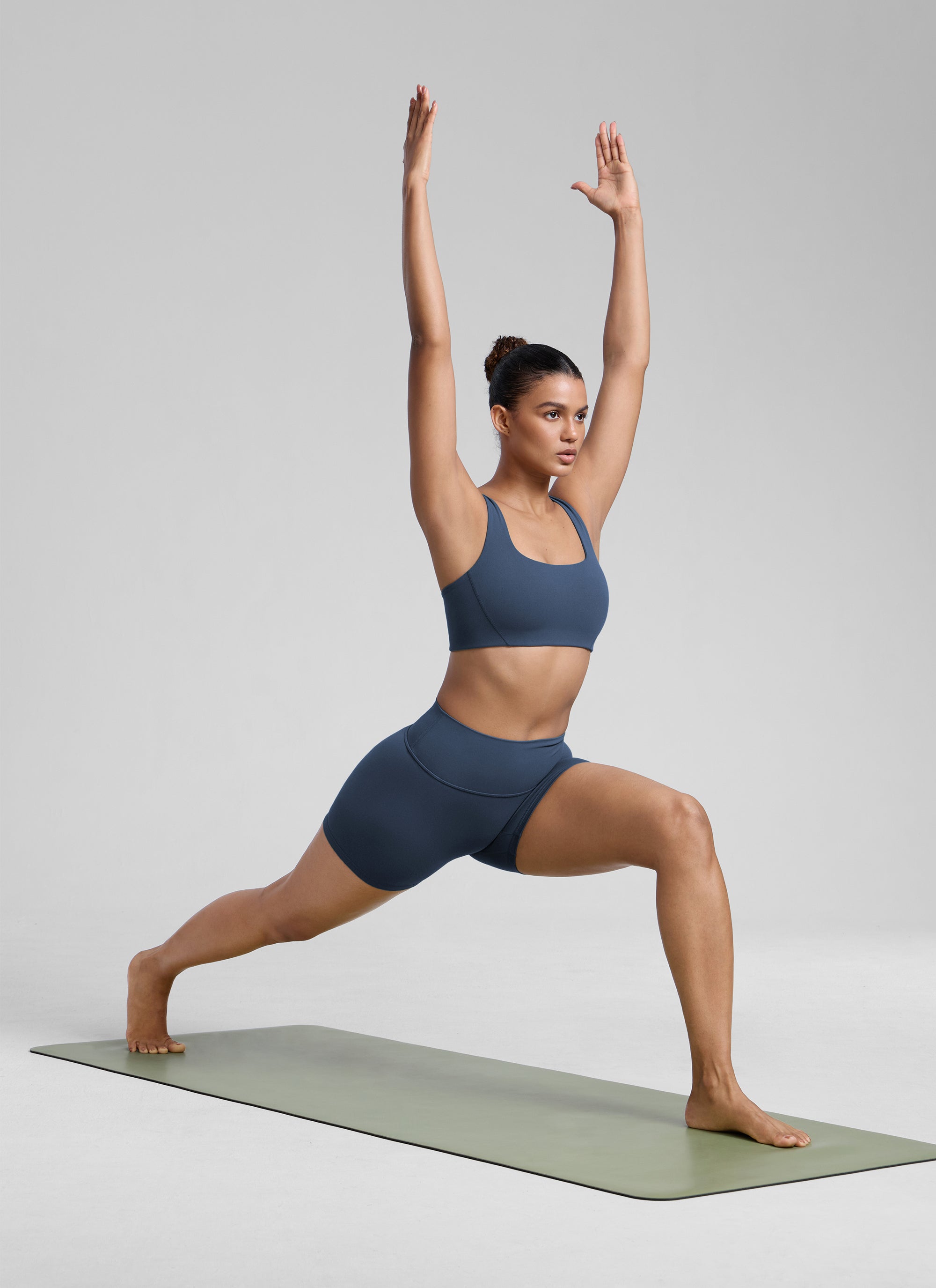 CRZ YOGA Dames Butterlift Dubbel gevoerde Yoga Sportbeha met rechte halslijn, Stelindigo