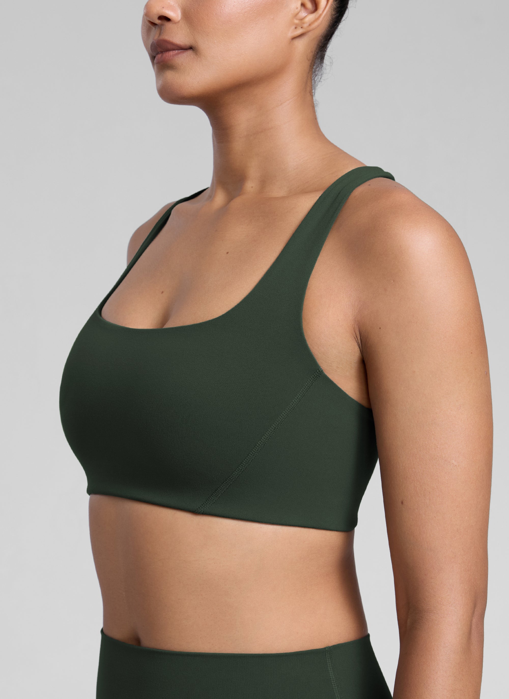CRZ YOGA Dames Butterlift Dubbel gevoerde Yoga Sportbeha met rechte halslijn, Legend Green