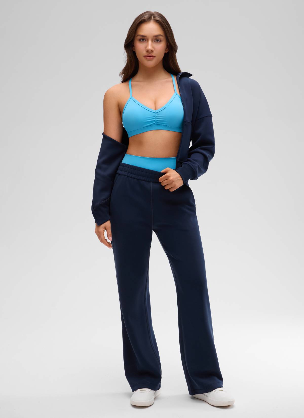 CRZ YOGA Butterluxe Yoga-Sport-BH für Damen mit gerafftem V-Ausschnitt und Polsterung, Farbe: Kayak Blue