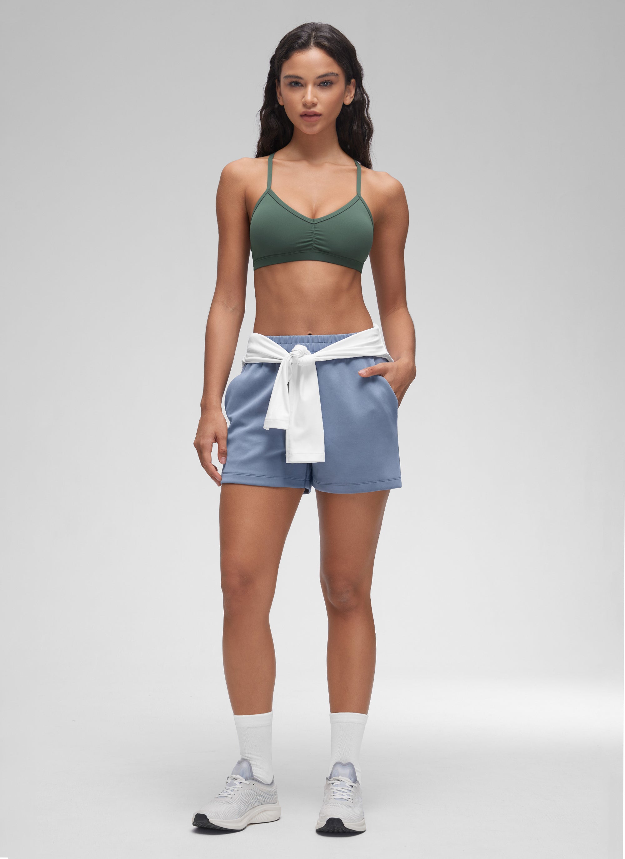 CRZ YOGA Butterluxe Yoga-Sport-BH für Damen mit gerafftem V-Ausschnitt und Polsterung, dunkelwaldgrün