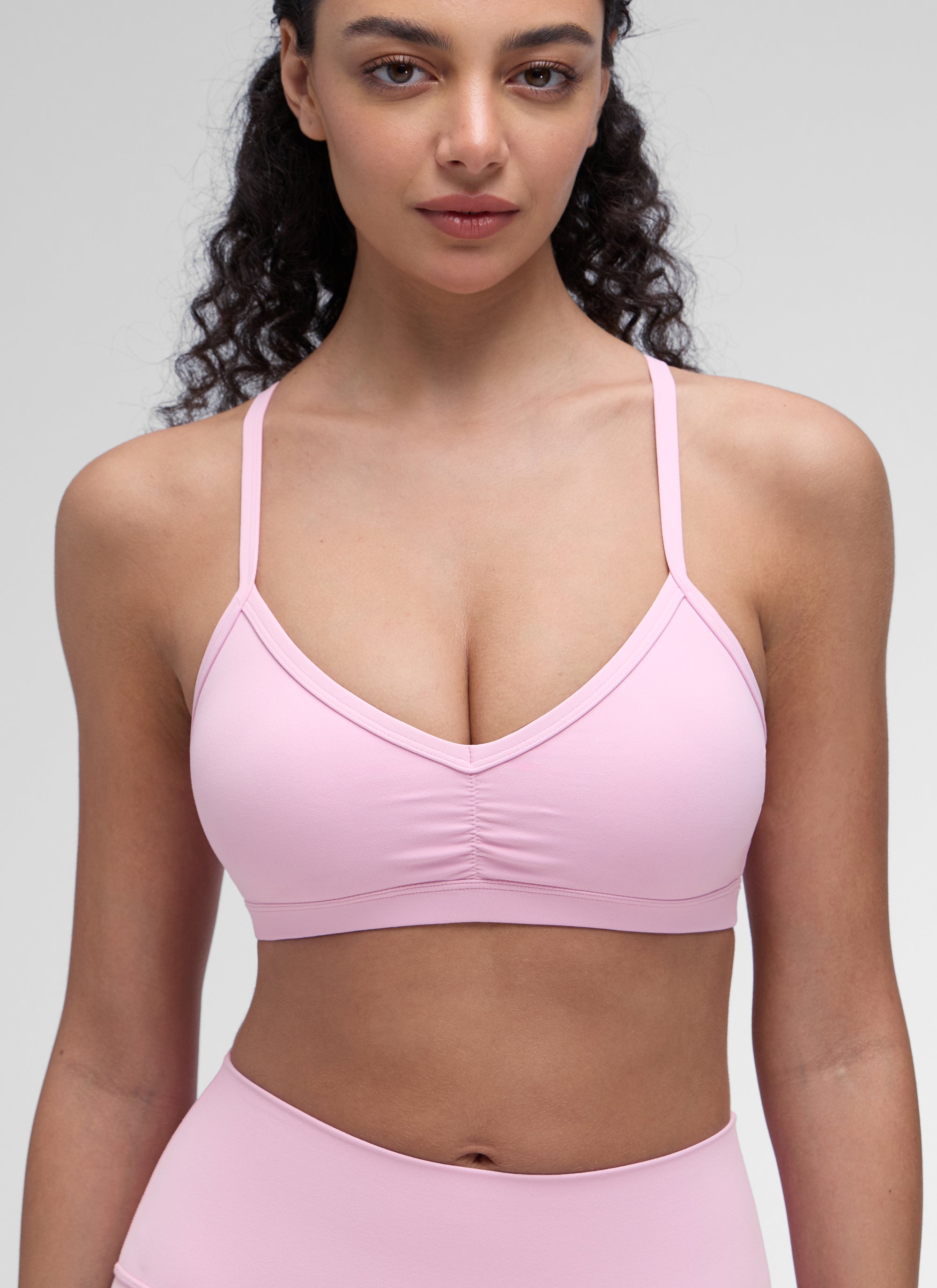CRZ YOGA Butterluxe Yoga-Sport-BH für Damen mit gerafftem V-Ausschnitt und Polsterung, Vita Pink