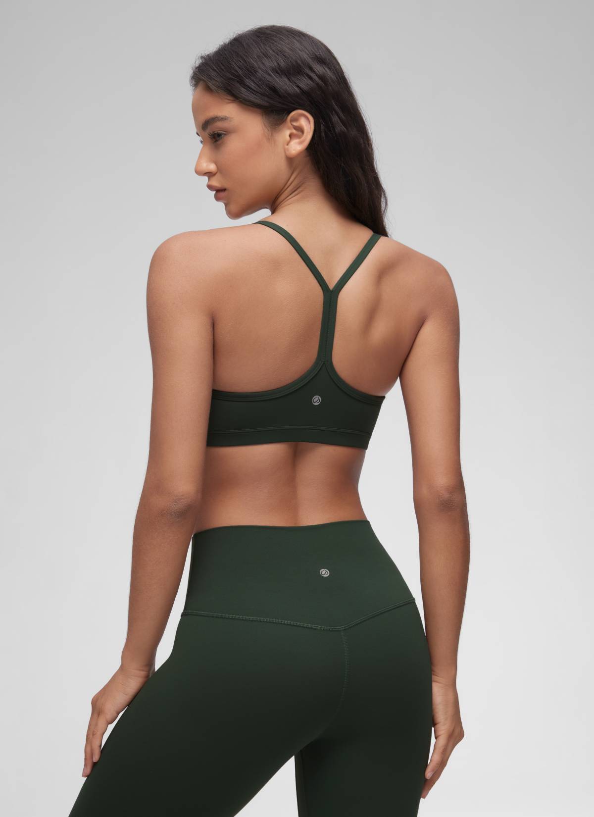 CRZ YOGA Butterluxe Yoga-Sport-BH für Damen mit gerafftem V-Ausschnitt und Polsterung, „Legend Green“