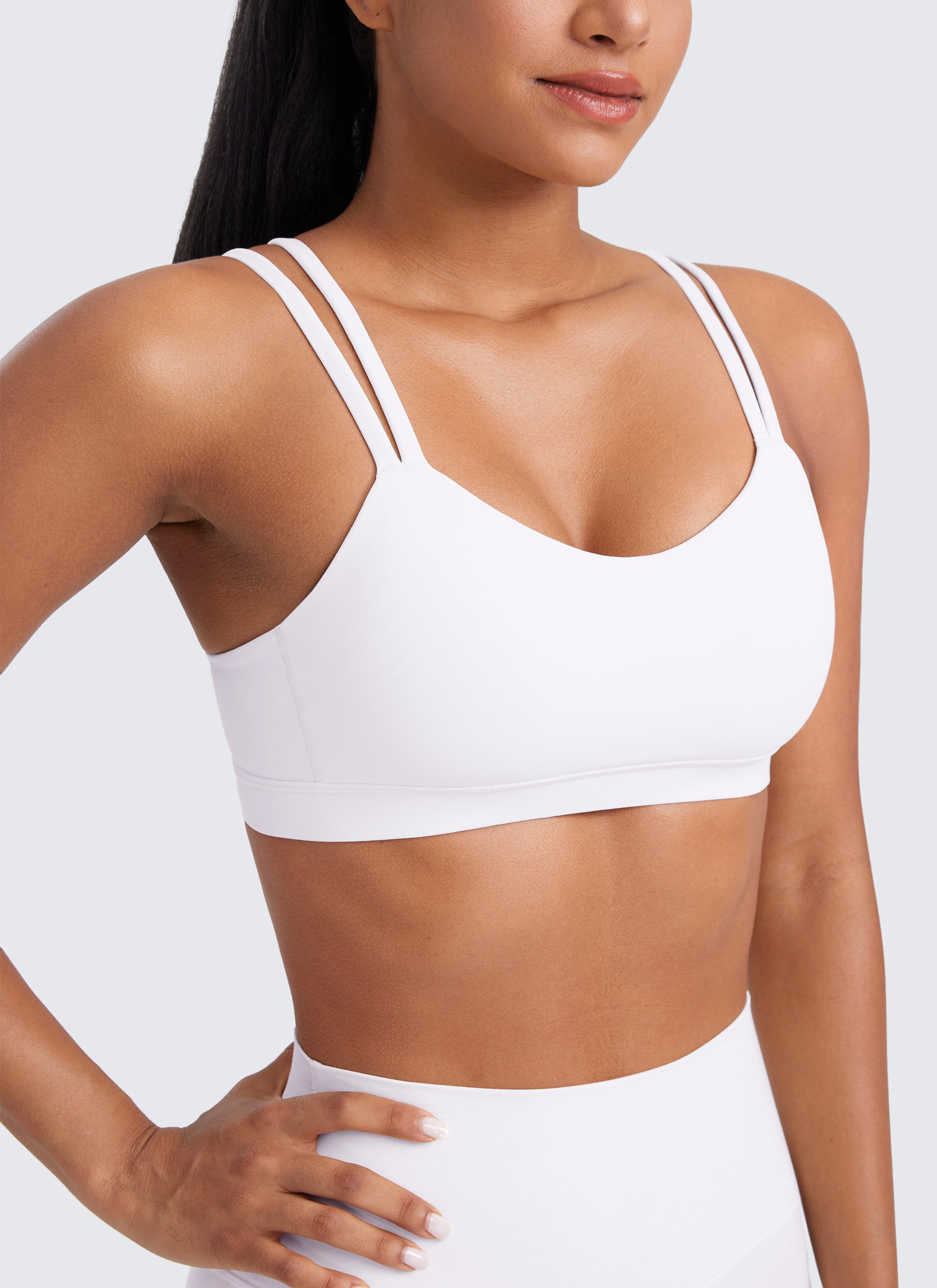 CRZ YOGA Soutien-gorge de yoga à coques moulées Butterluxe à bretelles col V Blanc