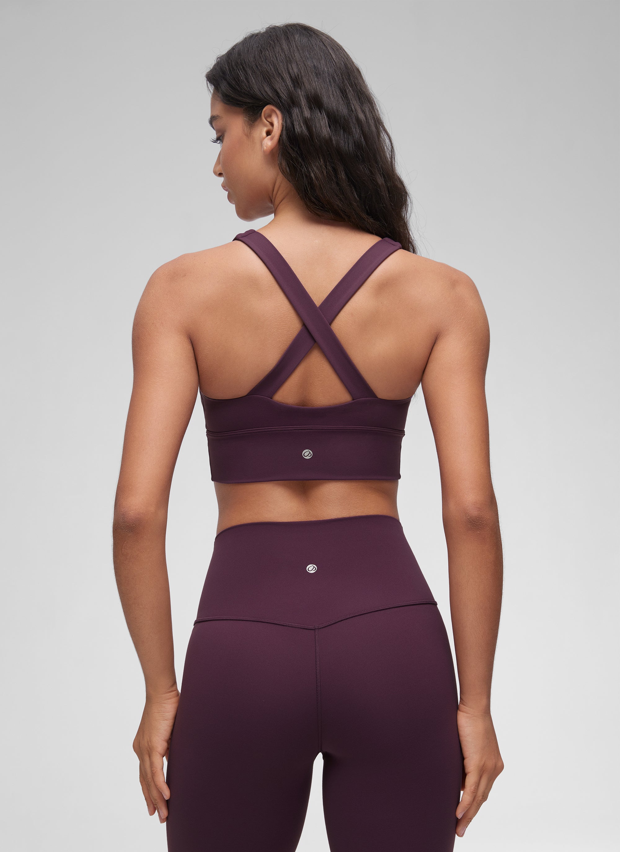 Sujetador de yoga CRZ YOGA para mujer, de sujeción ligera, con estampado « Butterluxe » y cuello en V fruncido, color morado oscuro @model_info:Winma