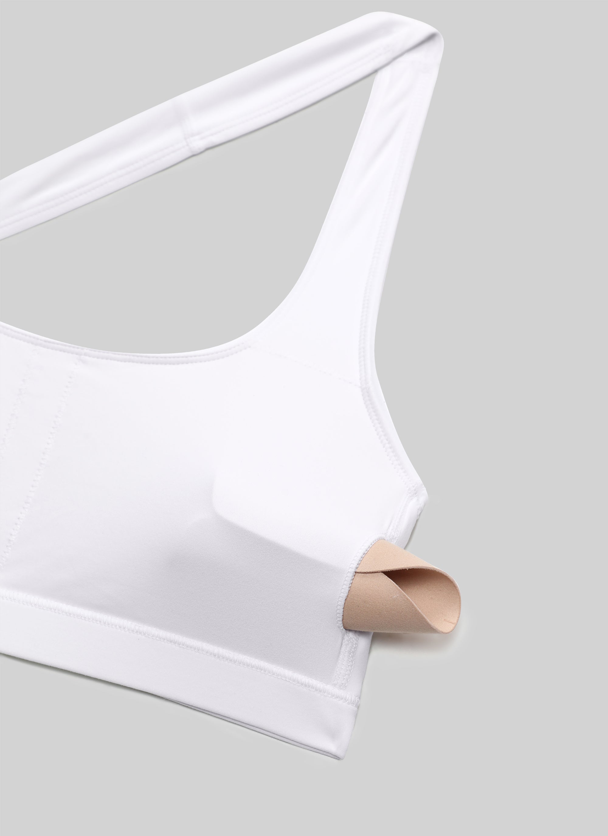 CRZ YOGA Womens Yoga Scoop Neck Padded Open Back Sports Bras White @model_info:NEW