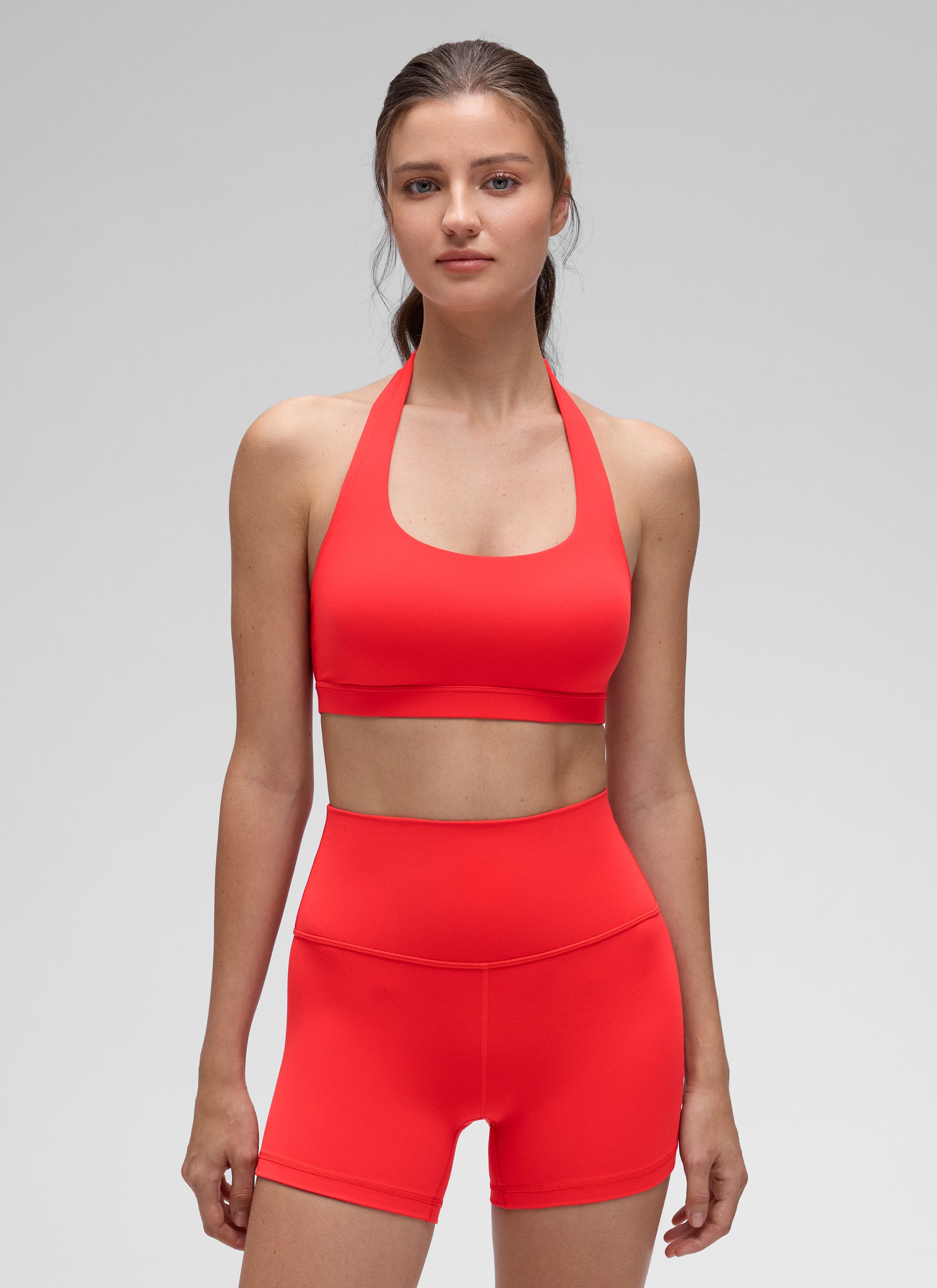 CRZ YOGA Womens Yoga Scoop Neck Padded Open Back Sports Bras Deep Red @model_info:Kerr