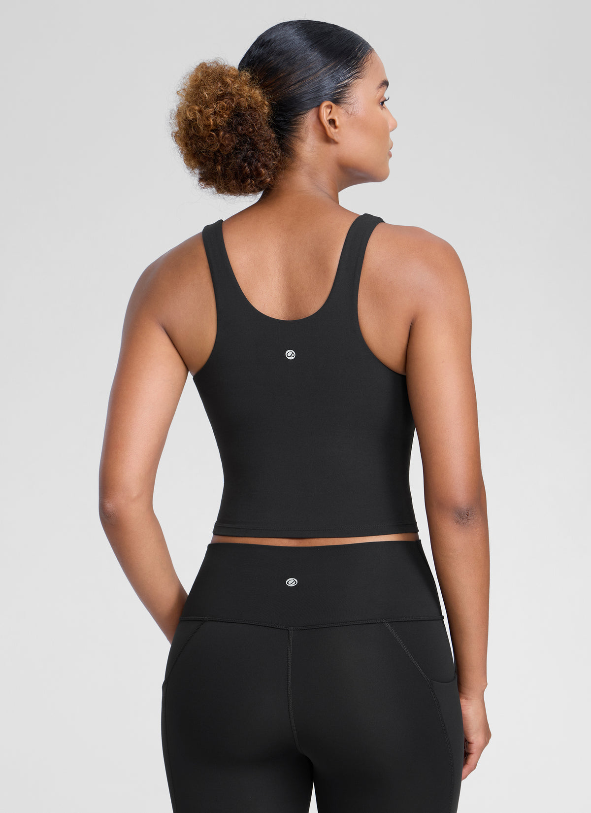 CRZ YOGA Dame Butterlift Racerback U-hals Yoga-top med innebygd BH, svart @model_info:Barbara