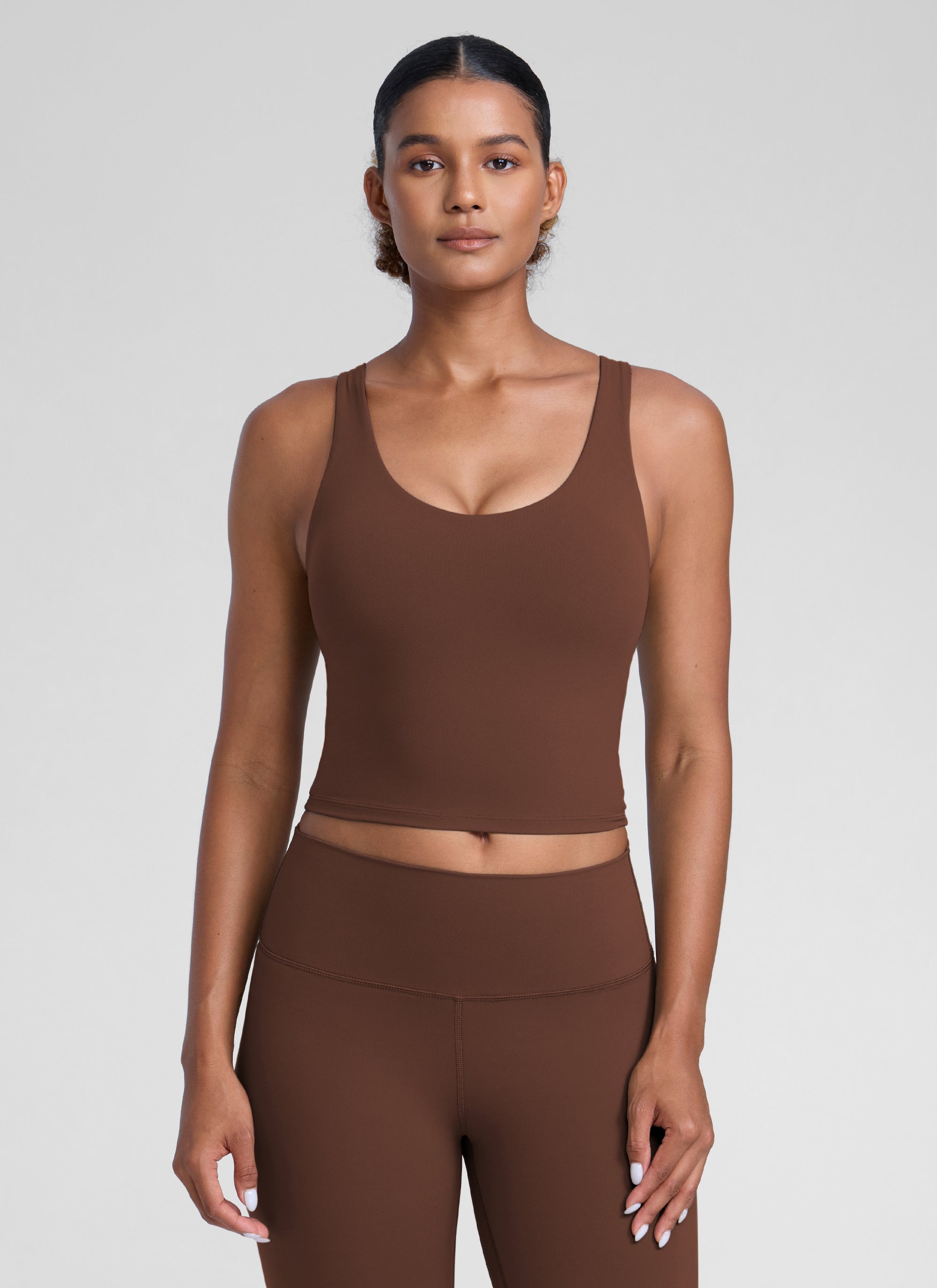 CRZ YOGA Dames Butterlift Racerback U-hals Yoga Tanktop met ingebouwde bh Koffiebruin