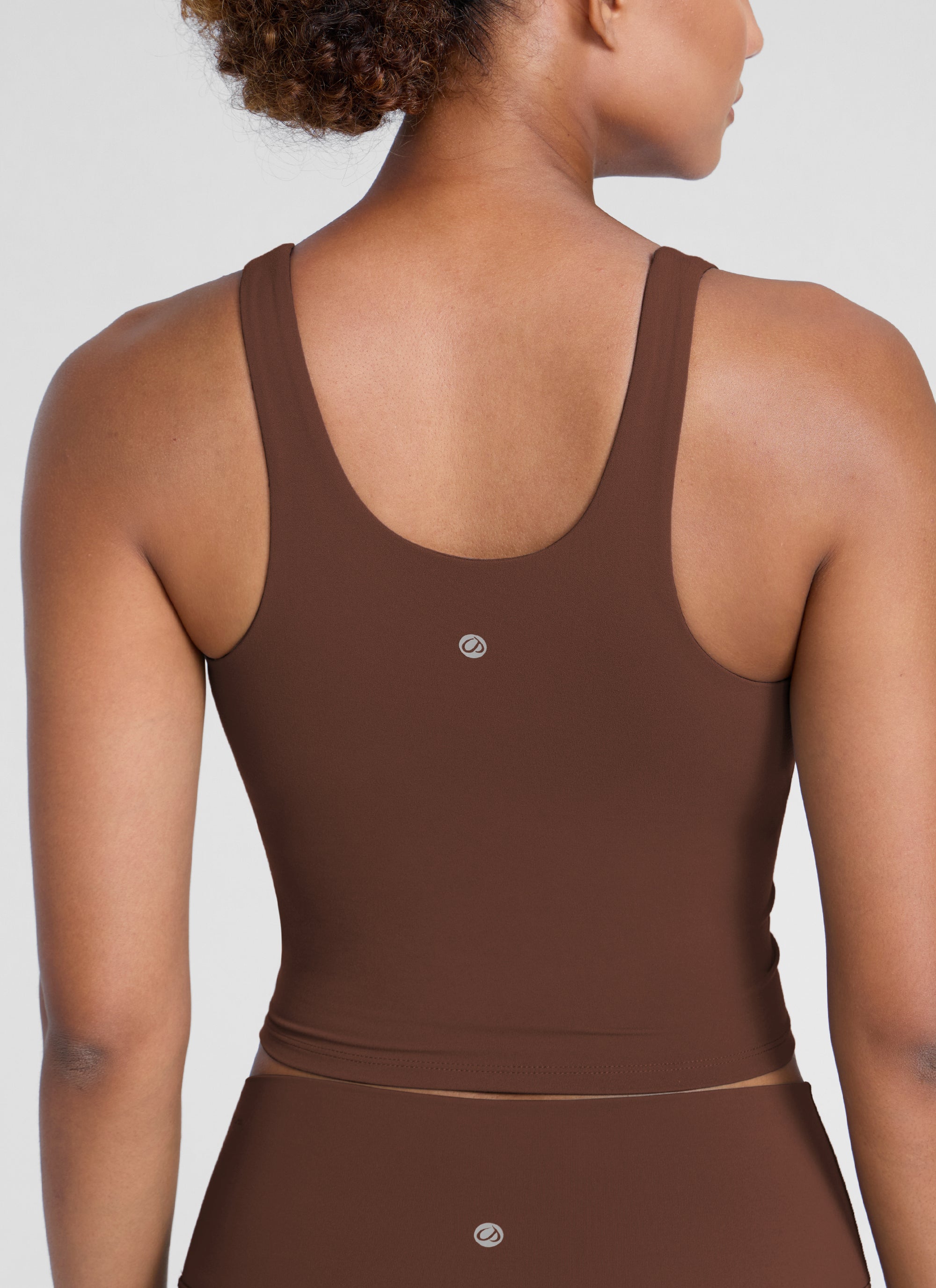 CRZ YOGA Dames Butterlift Racerback U-hals Yoga Tanktop met ingebouwde bh Koffiebruin